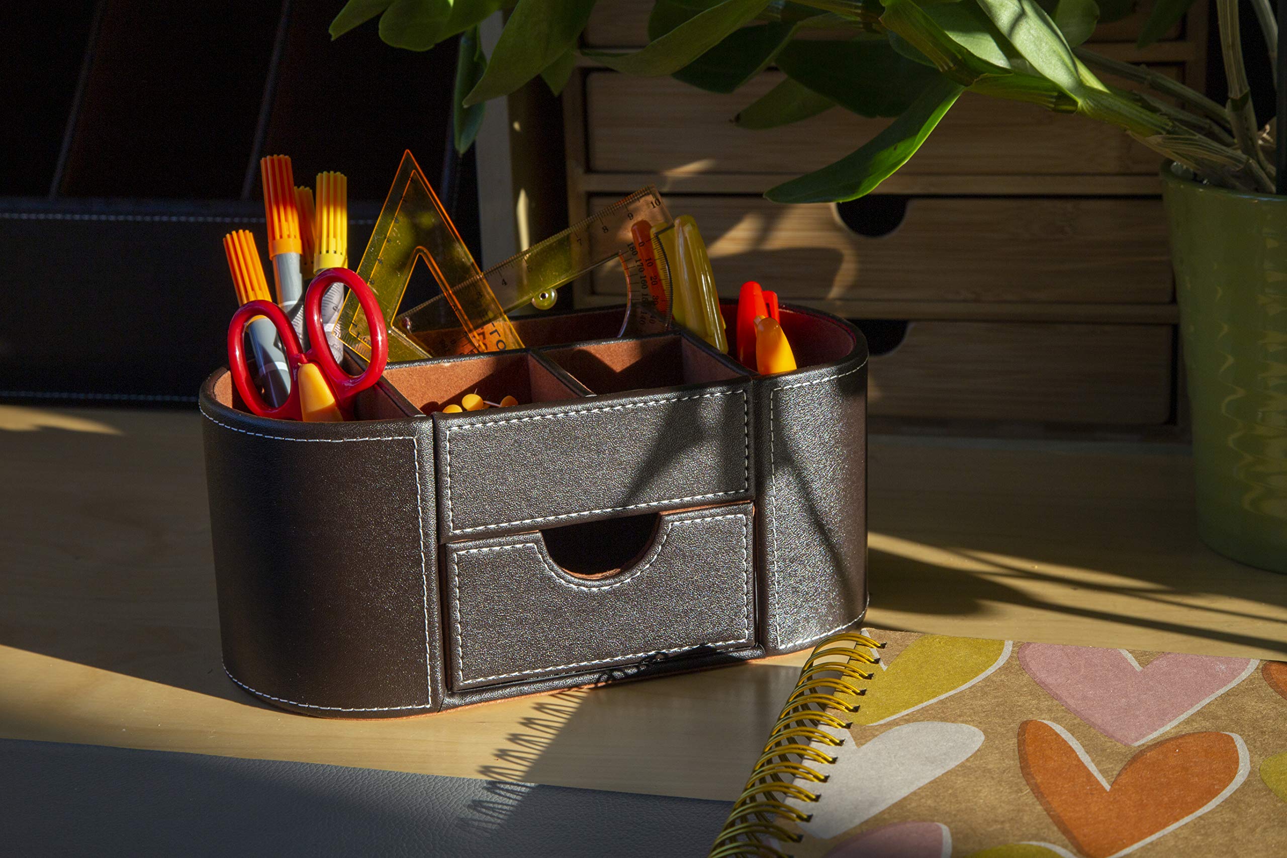 OSCO Organizer da scrivania in ecopelle marrone con cassetto, organizer da scrivania, portapenne, contenitore per trucchi, portapenne, 6 scomparti, contenitore per cancelleria, 10 x 23 x 12 cm