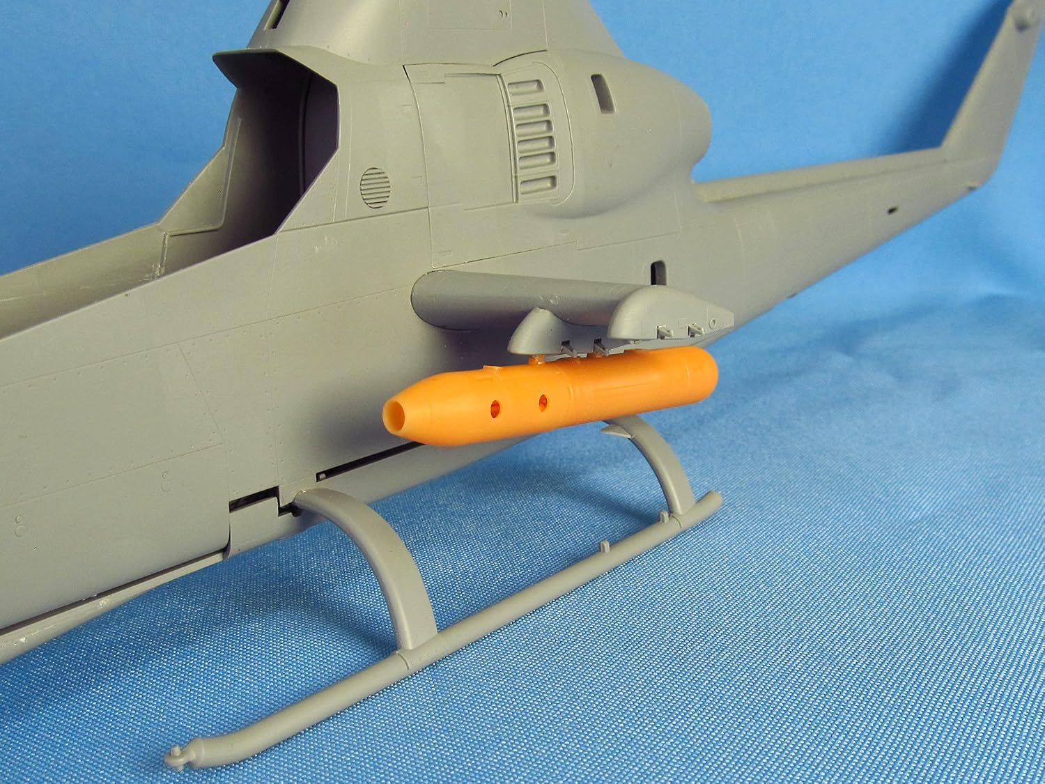 Metallic Details MDR3212-1/32 M18 Gun pod with M134 Minigun Scale Model kit