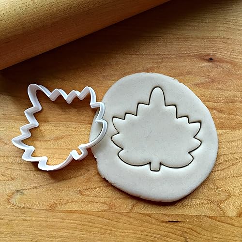 Miniatura 2 de Inc Rounded Maple Leaf (outline) Cookie Cutter - Dishwasher Safe (3.5")