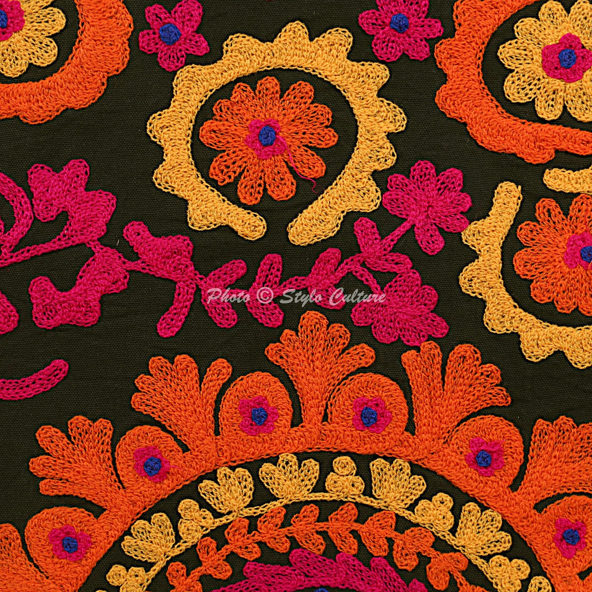 Ethnisch Dekorativ Baumwolle Sofa Kissenbezüge Suzani Bestickte Pom Pom Spitze Schwarz Dekokissen 40x40 cm Wohnzimmer Couch Kissenhullen Blumen Quadrat Kissen Bezüge - 4 STK.