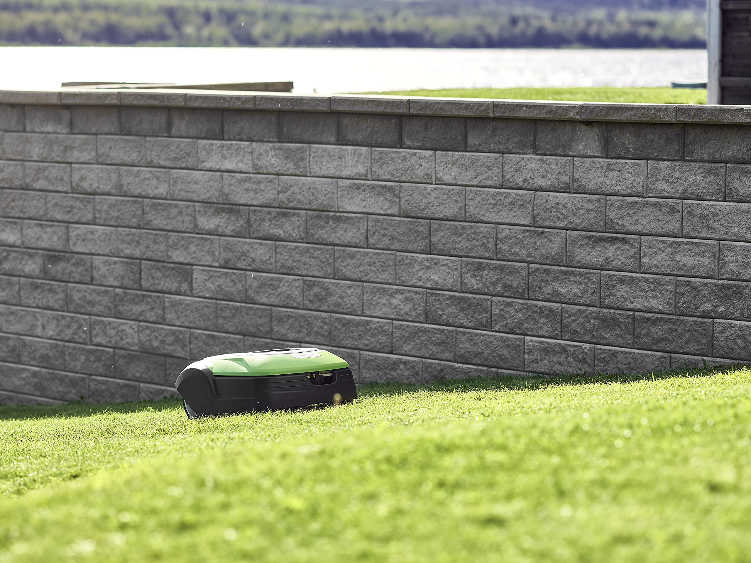 Greenworks Optimow 10 robot rasaerba per prati fino a 1000m2 e Pendenza 35%, silenzioso, Controllato 4G, funzioni di sicurezza avanzate, protetto da durto, 3 anni di garanzia