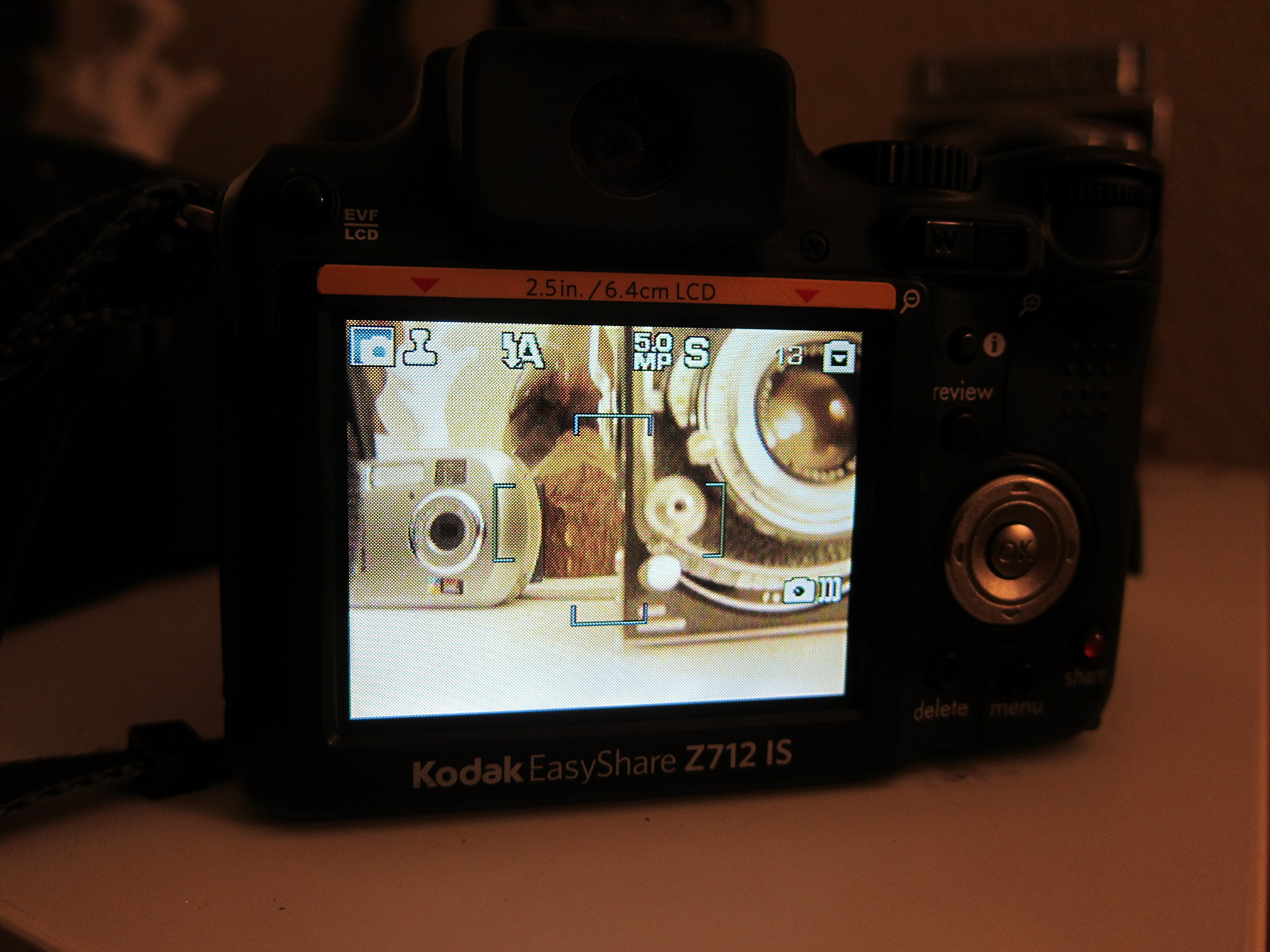 z*7様 カメラ Amazon.com : Kodak Easyshare Z712 IS 7.1 MP Digital Camera with