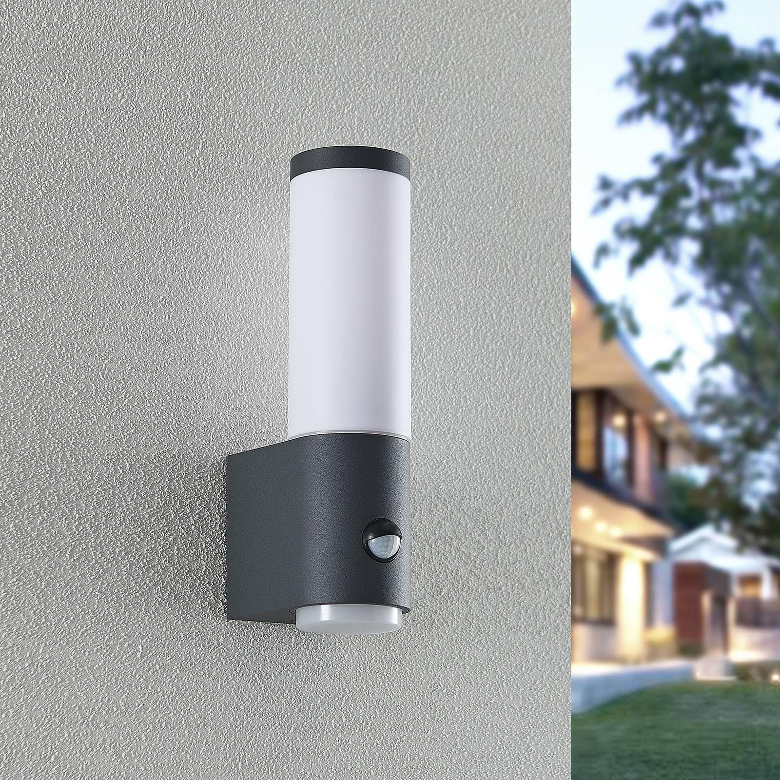 Lindby 'Okari' z czujnik ruchu, styl nowoczesny, kolor czarny, aluminium, IP54, żarówka E27