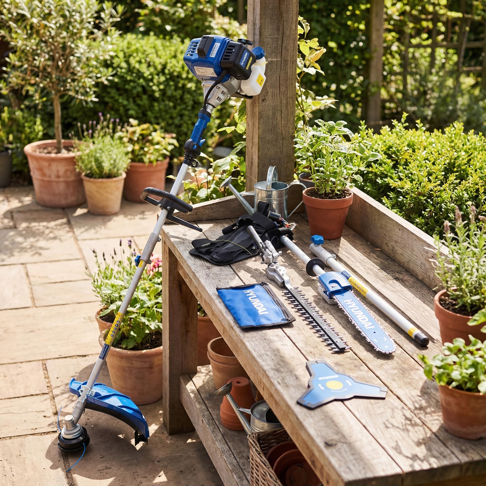 Hyundai Multi-Tool Térmica 56CC 5-en-1 - Desbrozadora, Corta-setos, Sierra de podar & Accesorios, Eje Separable, arnés Incluido, Sistema de jardinería versátil
