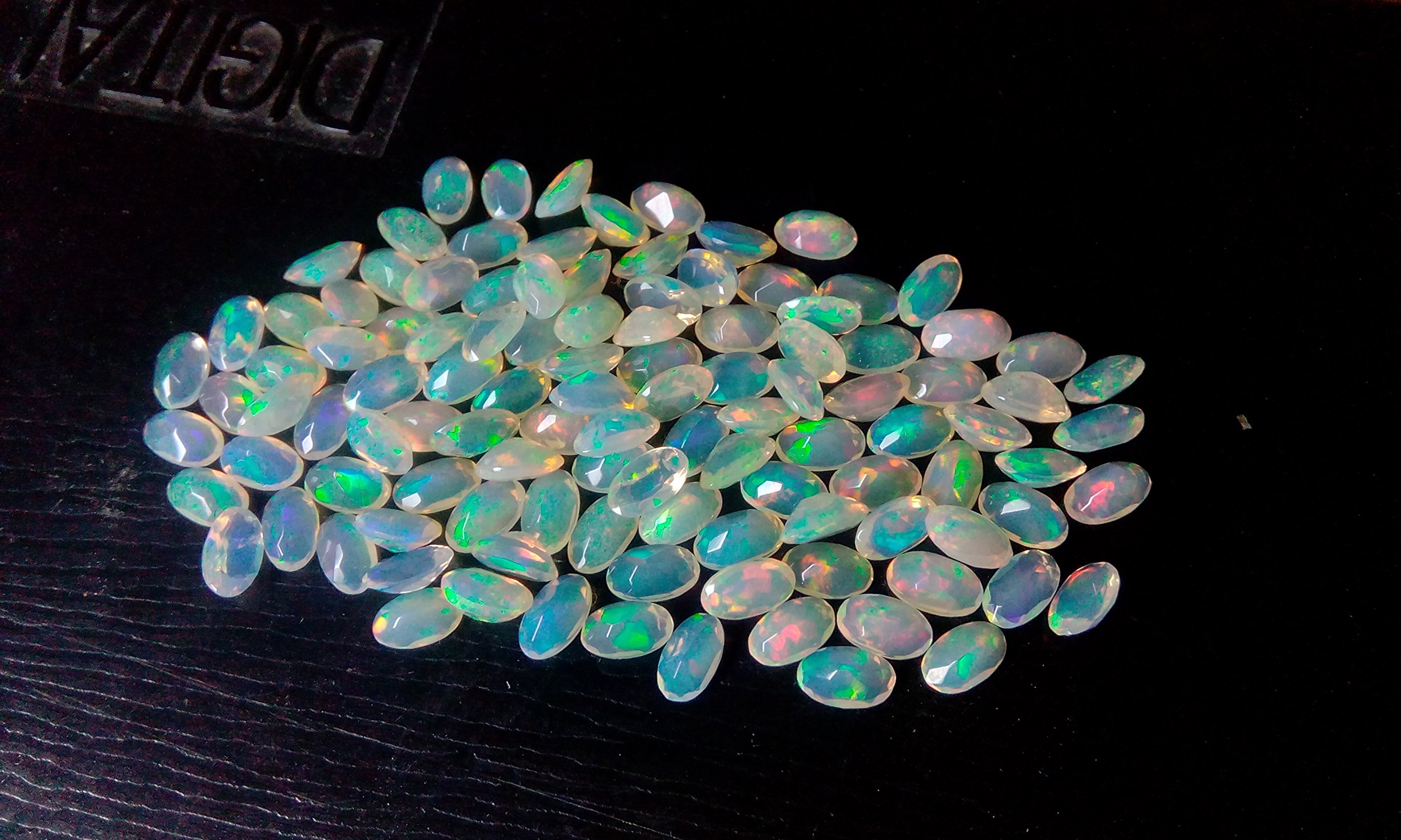 Opale d'Éthiopie naturelle LKBEADS 7x5 mm pour créer le bijou bohème chic de vos rêves