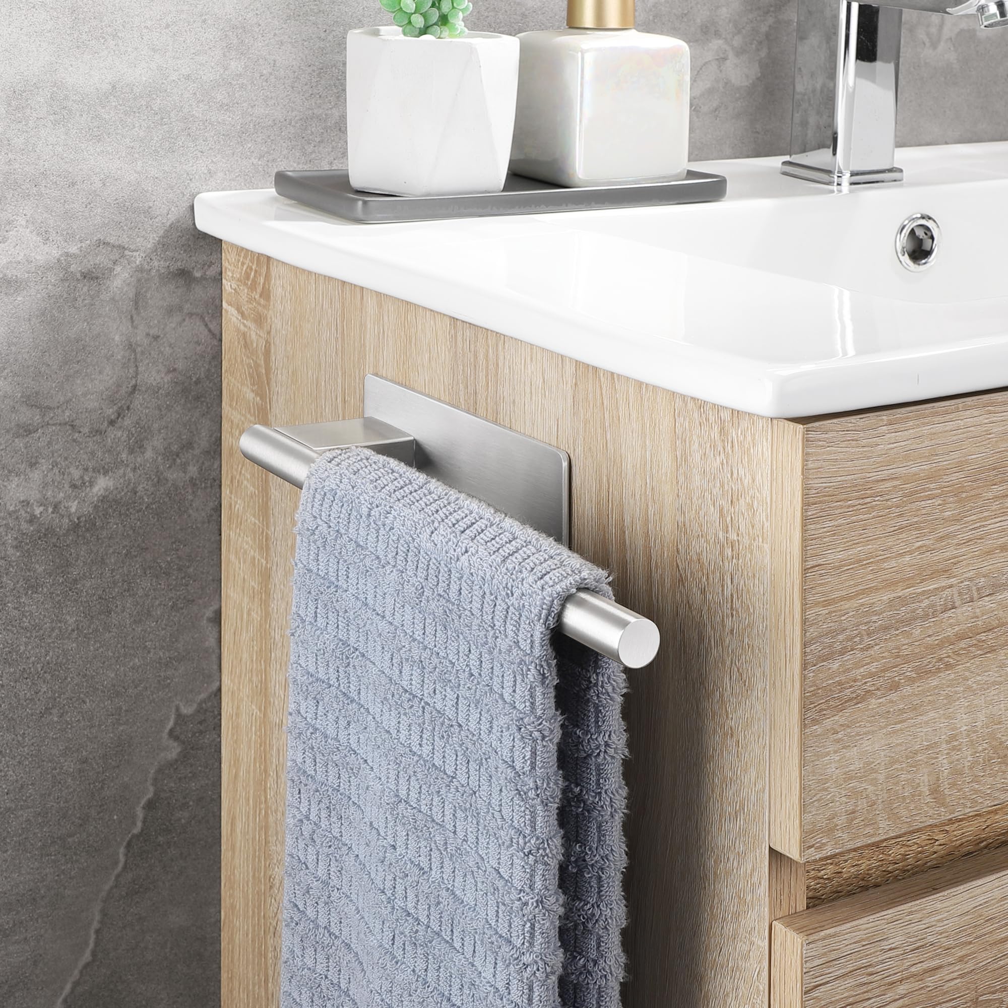 Porta Asciugamani Bagno Adesivo, Portasciugamani Adesivo Bagno, Porta Salviette da parete per Cucina in Acciaio Inox, Argento, 22CM