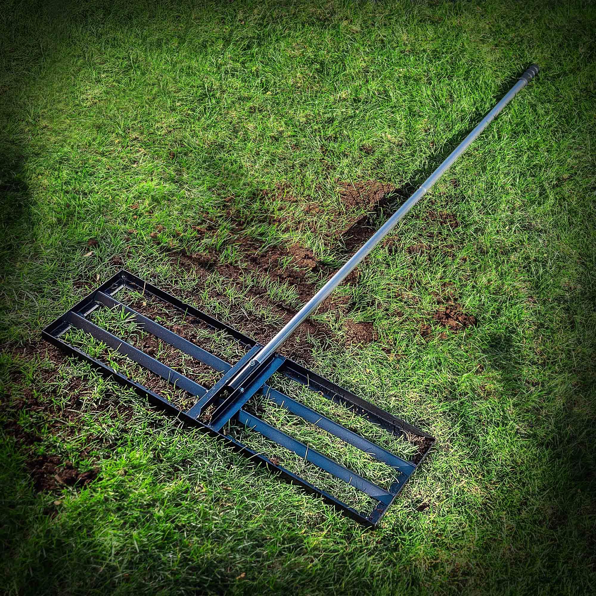 KADAX Rascador de césped 89 x 29 cm con mango, rastrillo de nivelación para el cuidado del césped, para nivelar el suelo, nivelador de césped de metal, nivelador de superficies