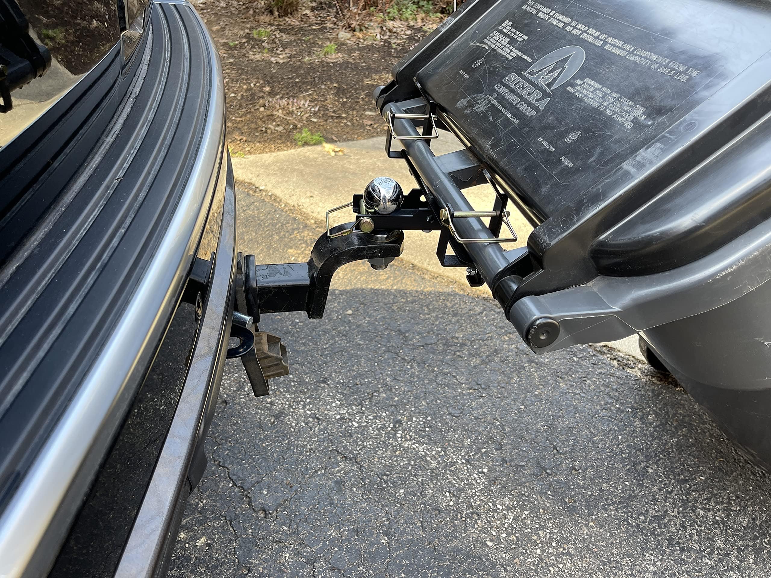 Garbage Commander Premium Single Can Ball Mounted Garbage Hauling Hitch - Pro...