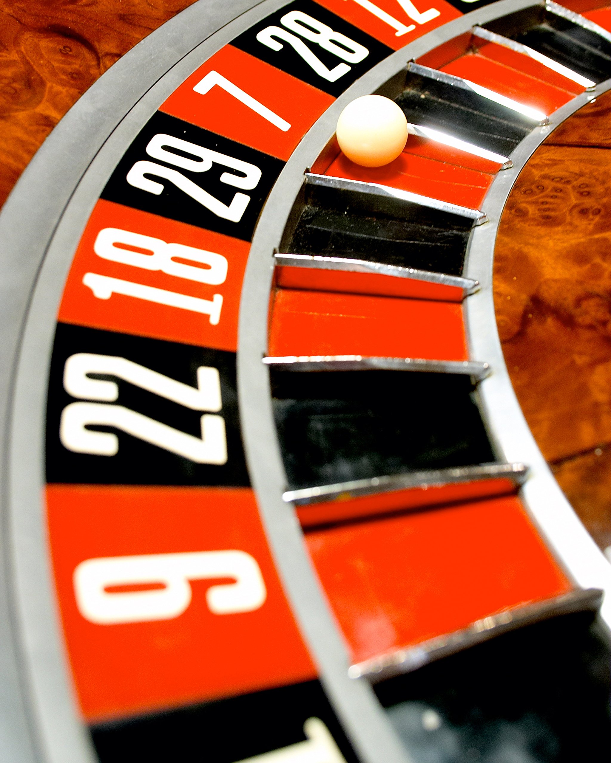 Roulette - Lucky #7 504 Piece Jigsaw Puzzle 16" X 20"