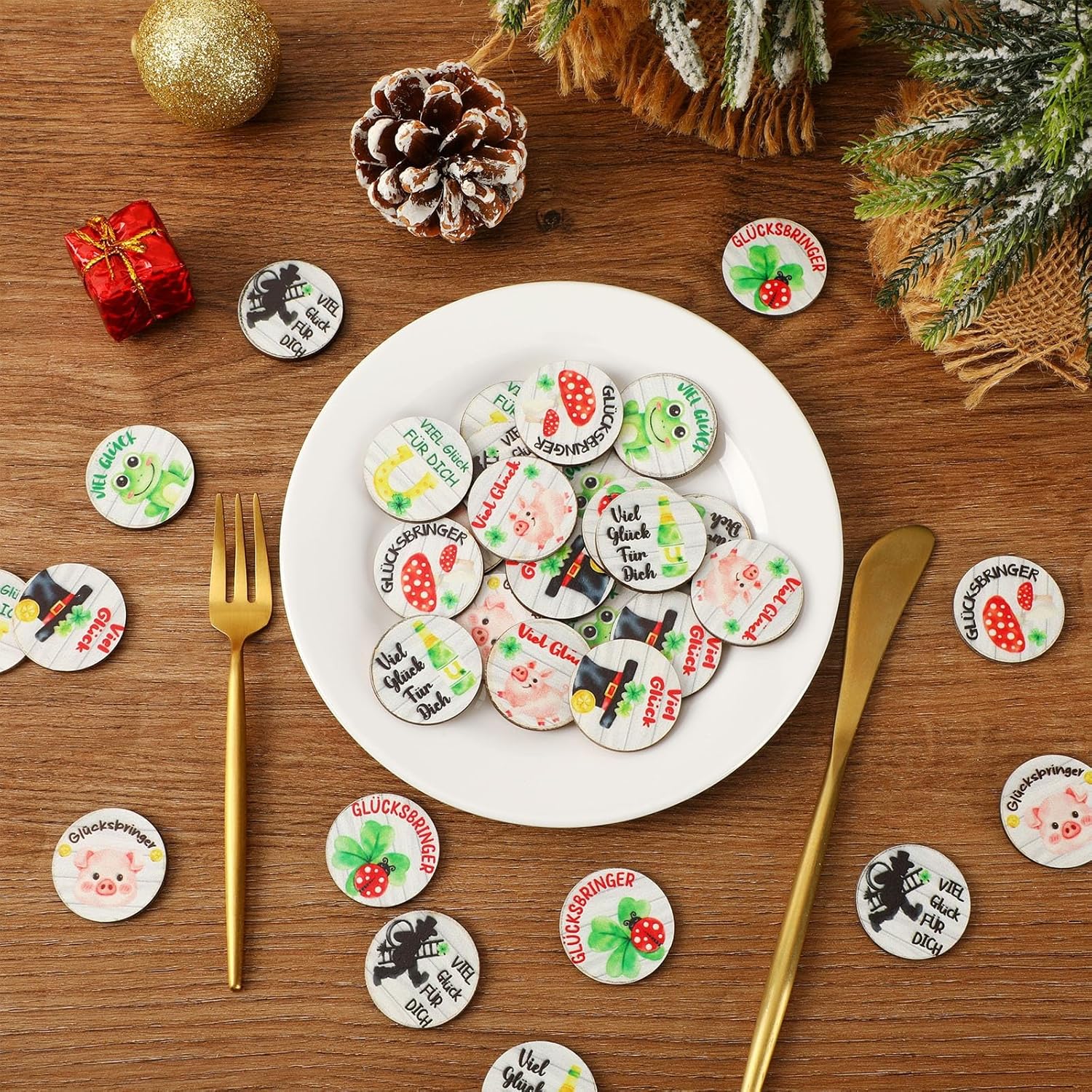 UPINS Happy New Year Lucky Amulet, a Pack of 36 Wooden Paper Crumbs Lucky Pig Horseshoe Squirrel Four-Leaf Grass Scattered Dots for New Year's Eve Dinner