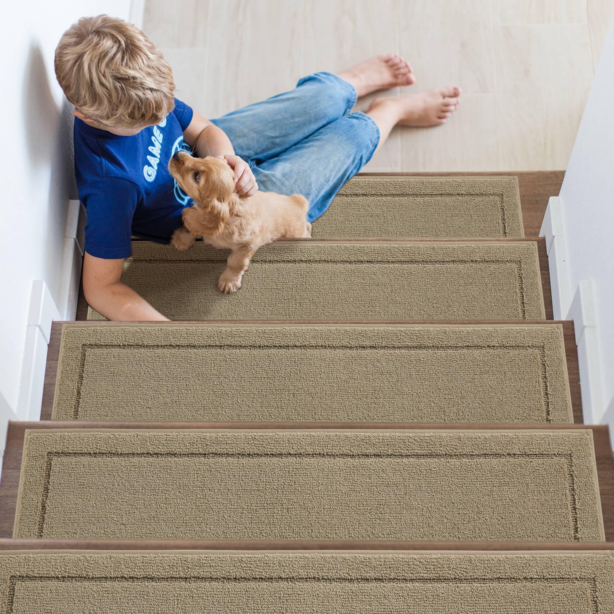 JSEI Stufenmatten Innen rutschfest 15 Stück, 20,3 x 76,2 cm Maschinenwaschbare Treppenteppich Selbstklebend Stufenteppich für Kinder, Älteste und Haustiere, 100% Polyester TPE -Rücken, Beige