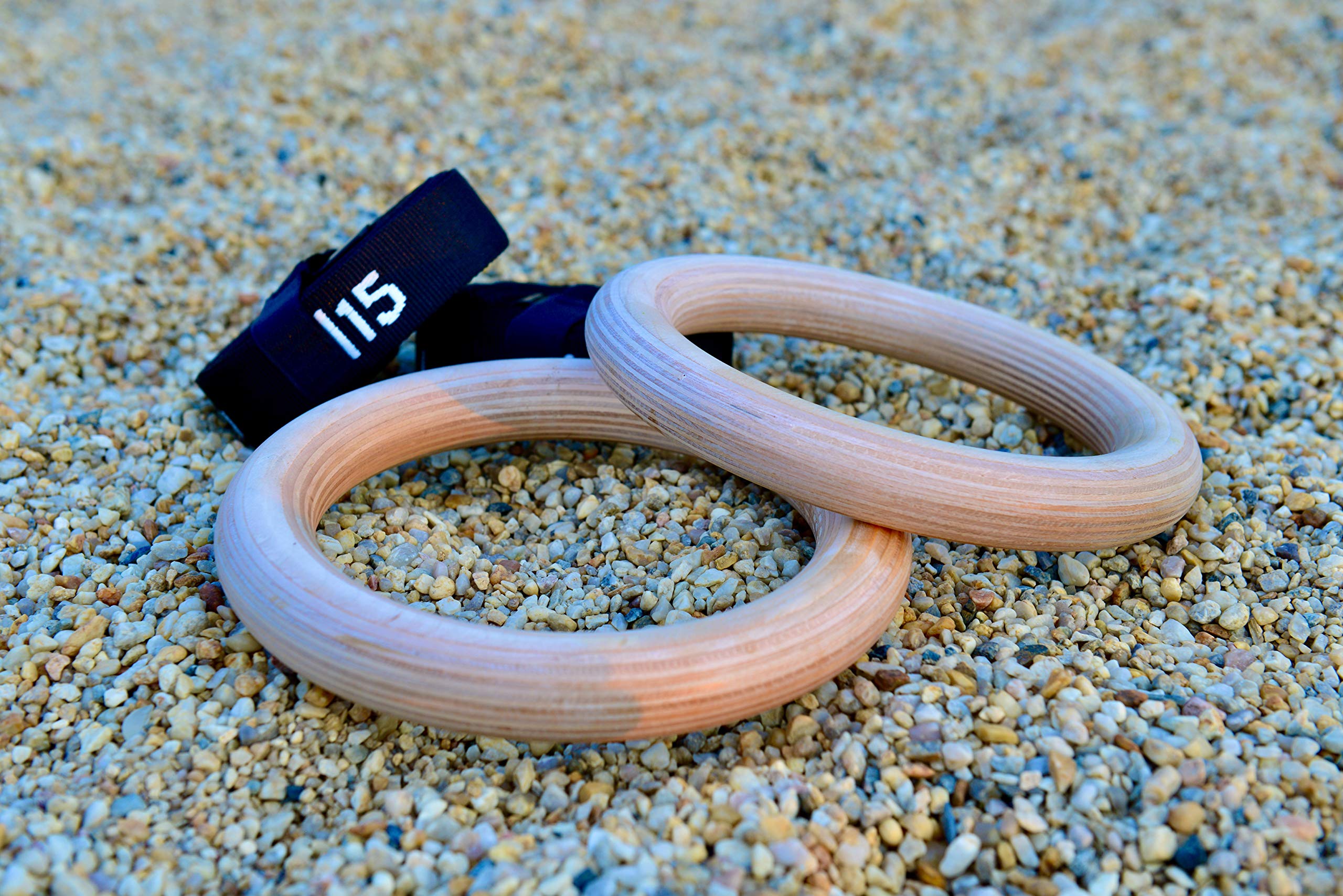 Gymnastikringe aus Holz 32mm / hochwertige Turnringe Outdoor & Indoor/belastbare Gurte mit innovativem Schnellverschlusssystem/Sport Ring Bänder mit Skalierungen