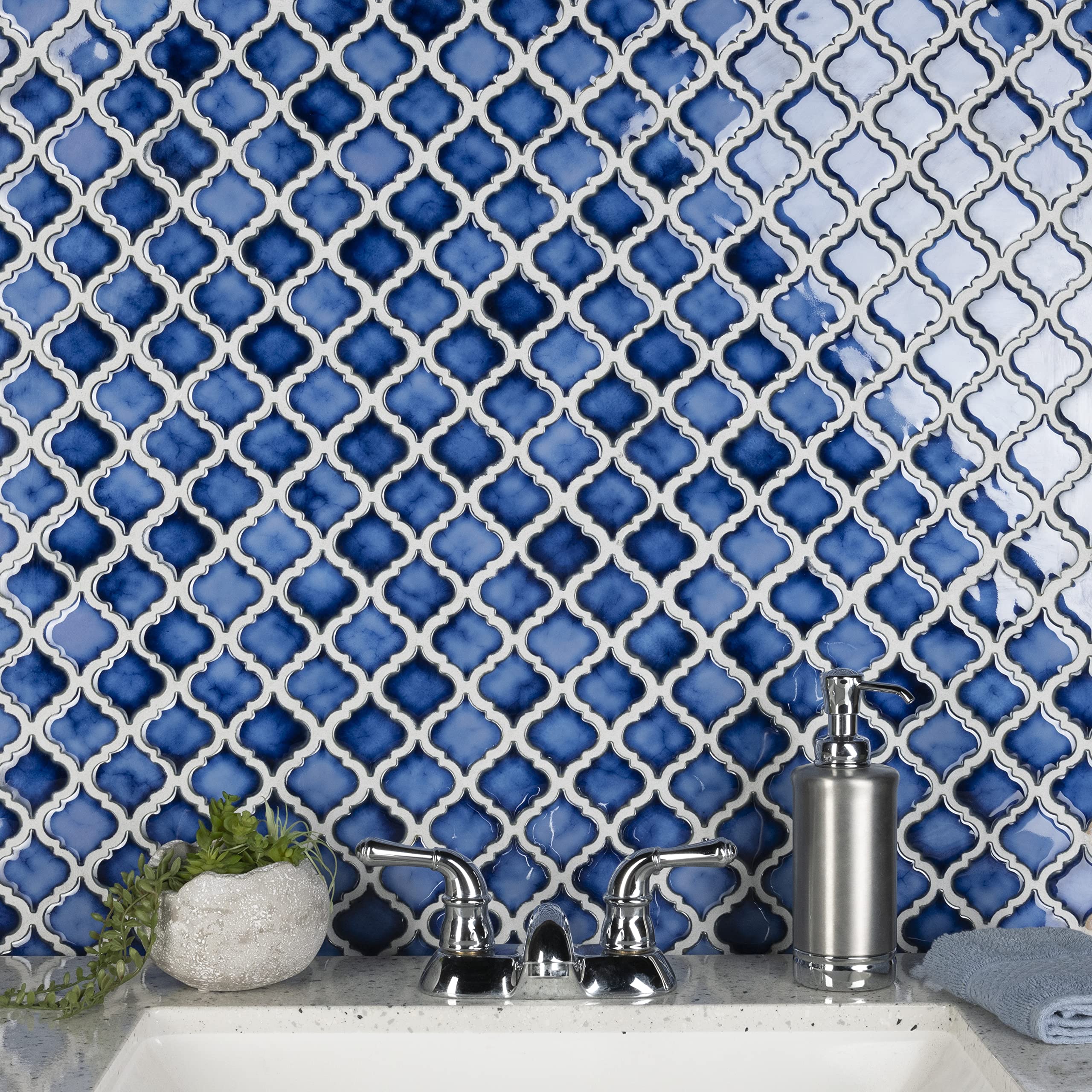 Merola Tile Hudson Tánger Sapphire - Azulejo de porcelana para piso y pared de 30,5 x 32,5 cm