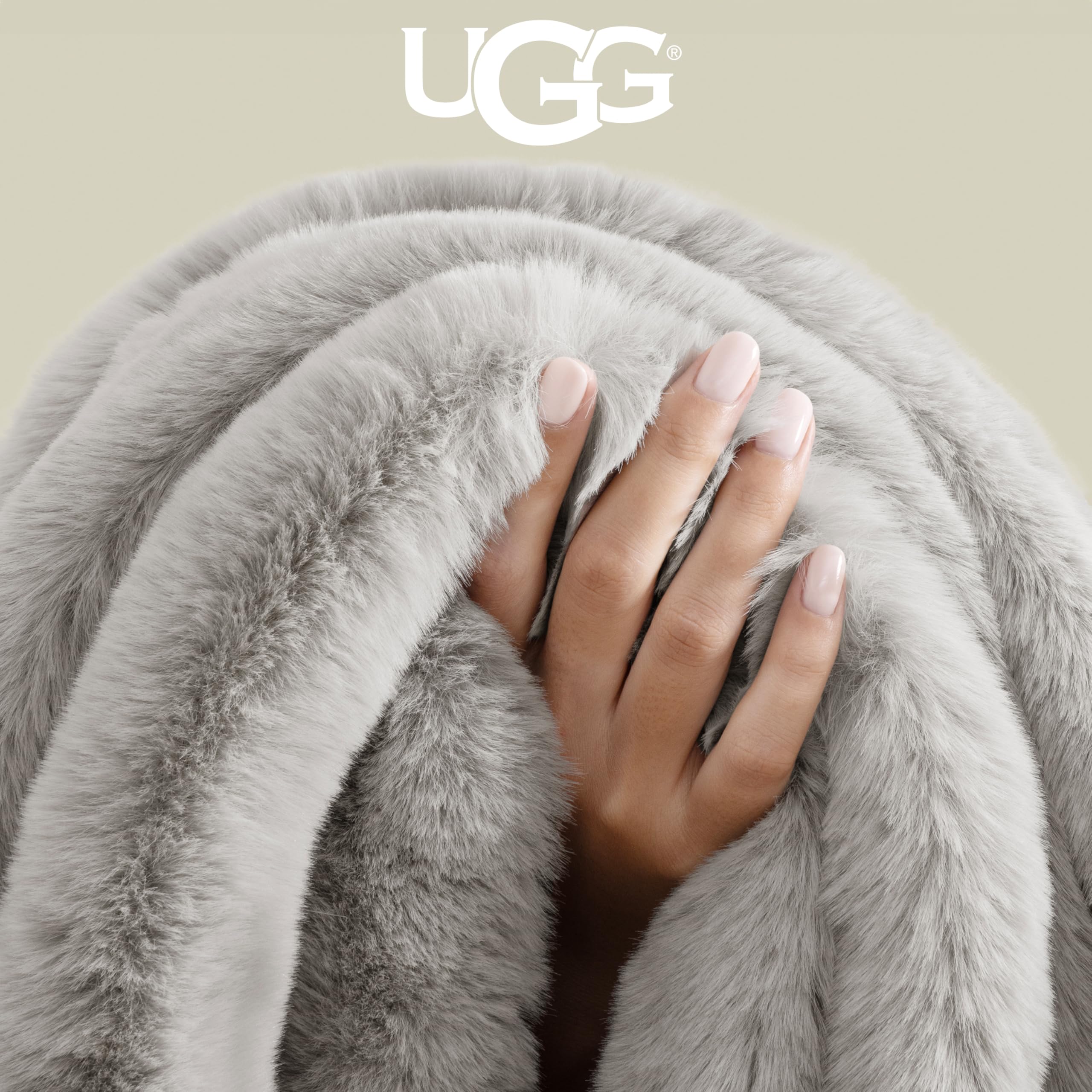 Amazon｜UGG Euphoria フェイクファー スローブランケット、ソファや