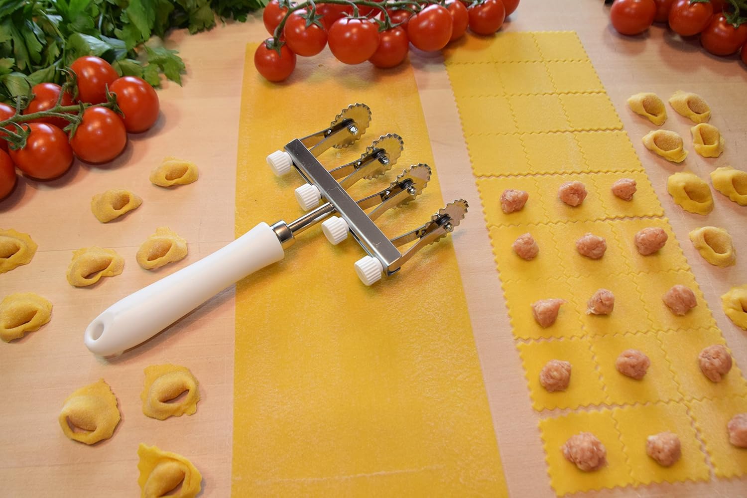 Electric Centre Pasta Cutter Item 340 Bianco