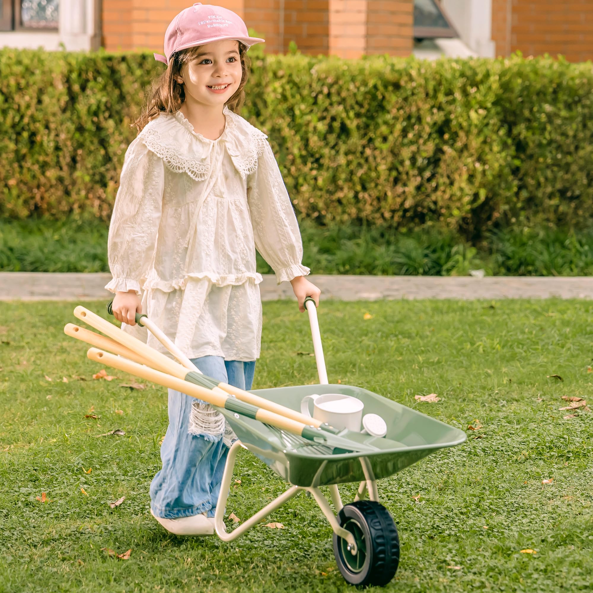 ROBOTIME Carriola in metallo per bambini, 5 pezzi, verde oliva, grande set da giardino con manico in legno di pino regolabile, annaffiatoio, rastrello, pala, per ragazzi e ragazze dai 3 anni in su
