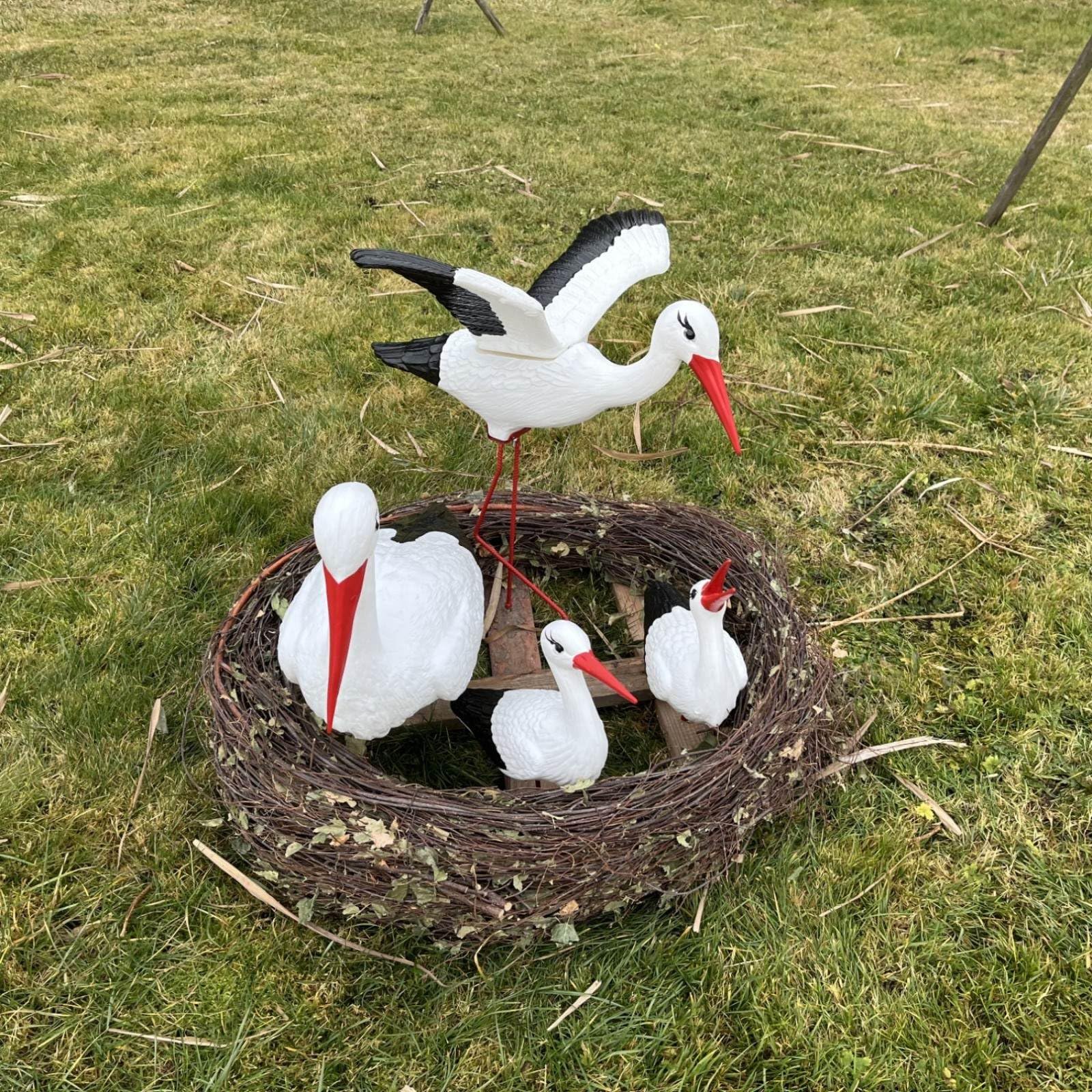 Nido de Cigüeña Familia 4 Cigüeñas de las cuales 1 en vuelo H: 70 cm - Decoración al aire libre Escultura Figura