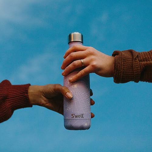 Miniatura 5 de S'well Botella de agua de acero inoxidable de 17 onzas con diseño de estrellas Periwinkle de triple capa, contenedores con aislamiento al vacío,