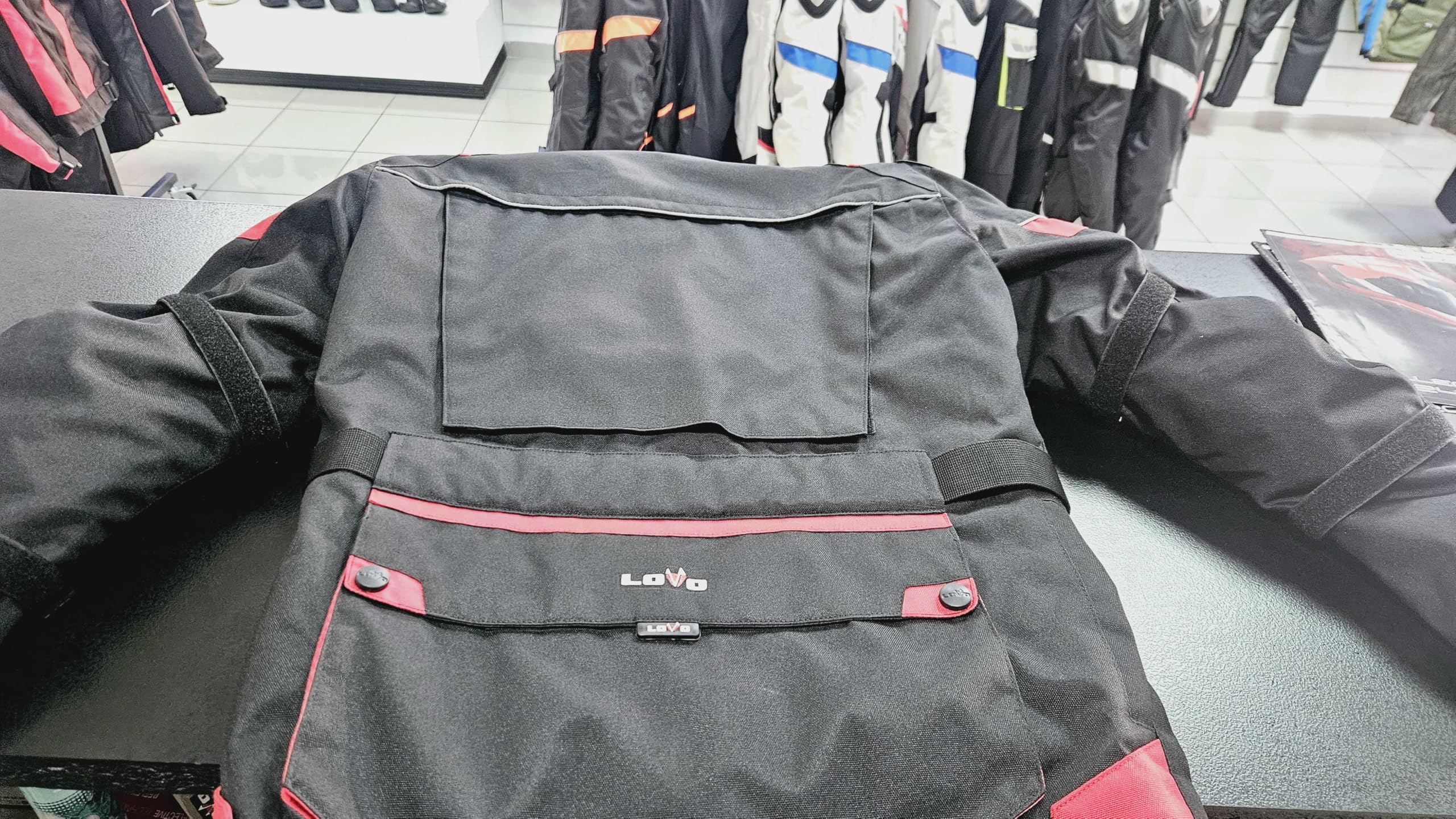 LOVO - Chaqueta Moto Tricapa 4 Estaciones Hombre - Cazadora Moto Hombre con Protecciones - Diseñada para Motoviajeros que Buscan Comodidad y Seguridad - Uso en Verano, Invierno y Climas Cambiantes