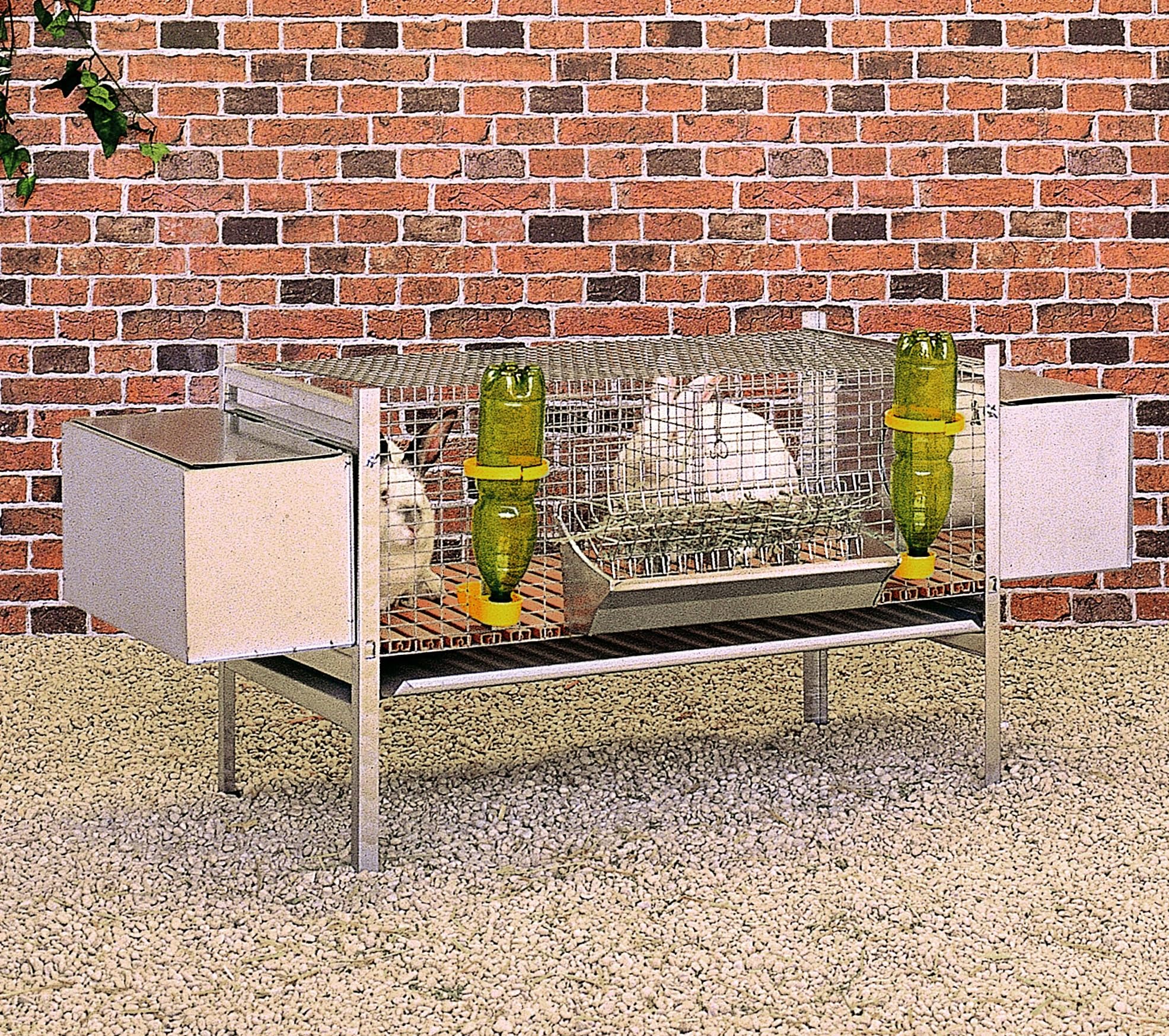 Gabbia In Acciaio ZIncato e Rete, per Conigli Fattrici. Compresa di Pavimento in Plastica, 2 Nidi, Abbeveratoi e Mangiatoia.cm 149Lx66Px66H (LE MISURE SONO DELLA GABBIA MONTATA CON ACCESSORI)