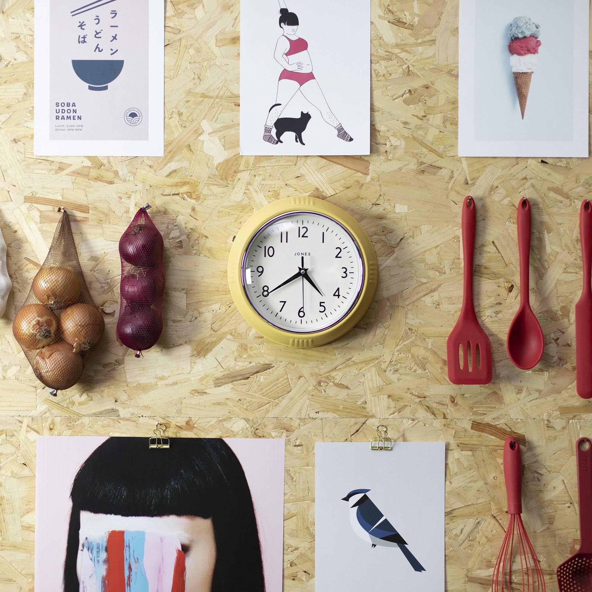 Jones Clocks® Ketchup wandklok | Ronde retro diner klok | 25cm | Grijs | Ideaal voor in de keuken, woonkamer, kantoor of slaapkamer | Gemakkelijk te lezen cijfers