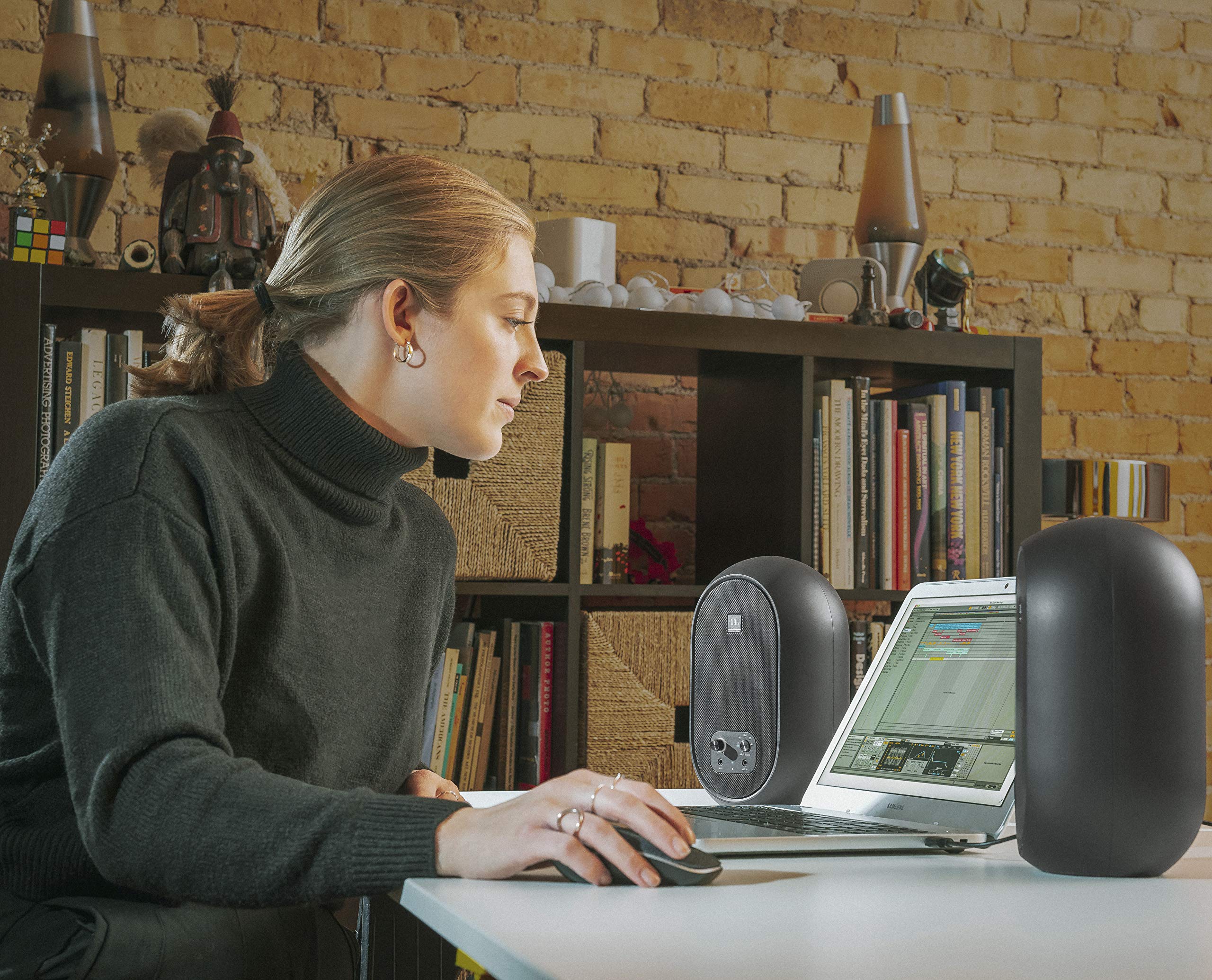 JBL 1 Series 104BT Blue Tooth Studio 