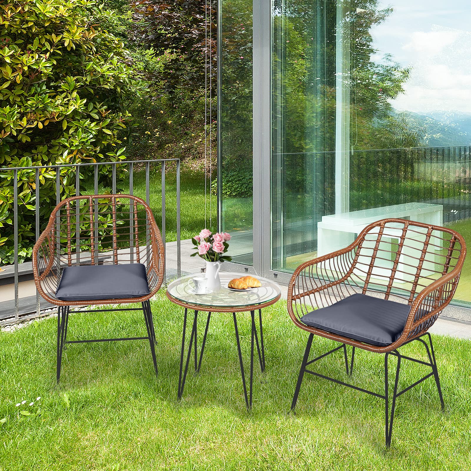 Giantex Bistro konwersacyjne na patio, 3-częściowy zestaw mebli rattanowych z okrągłym stołem i 2 fotelami z poduszkami na patio, do ogrodu, na taras, balkon