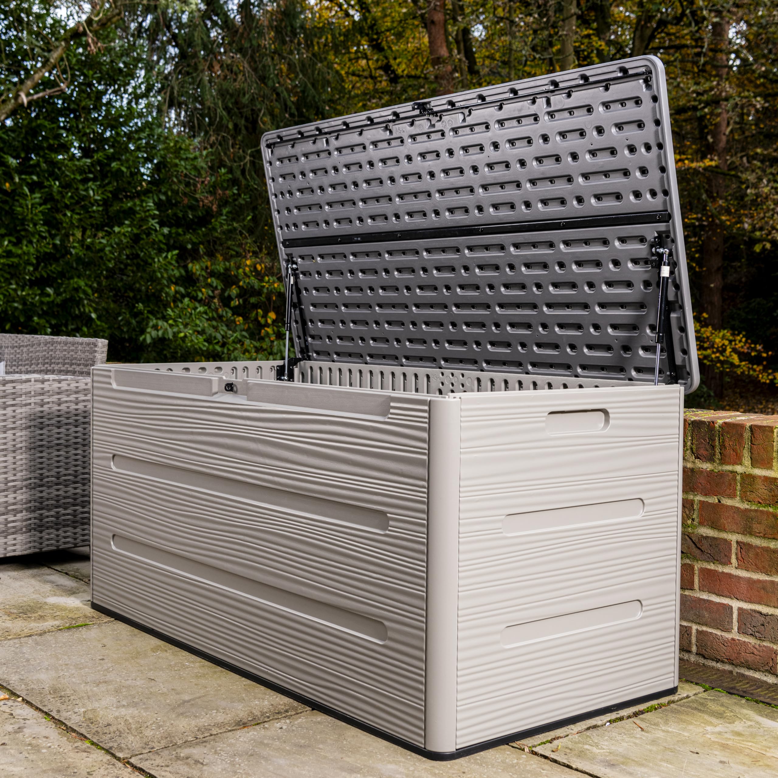 Garden Gear 700L Storage Chest Elite Series Outdoor Garden Storage Box Heavy Duty Weather Resistant HDPE Lockable Powder Coated Steel Frame - Image 5