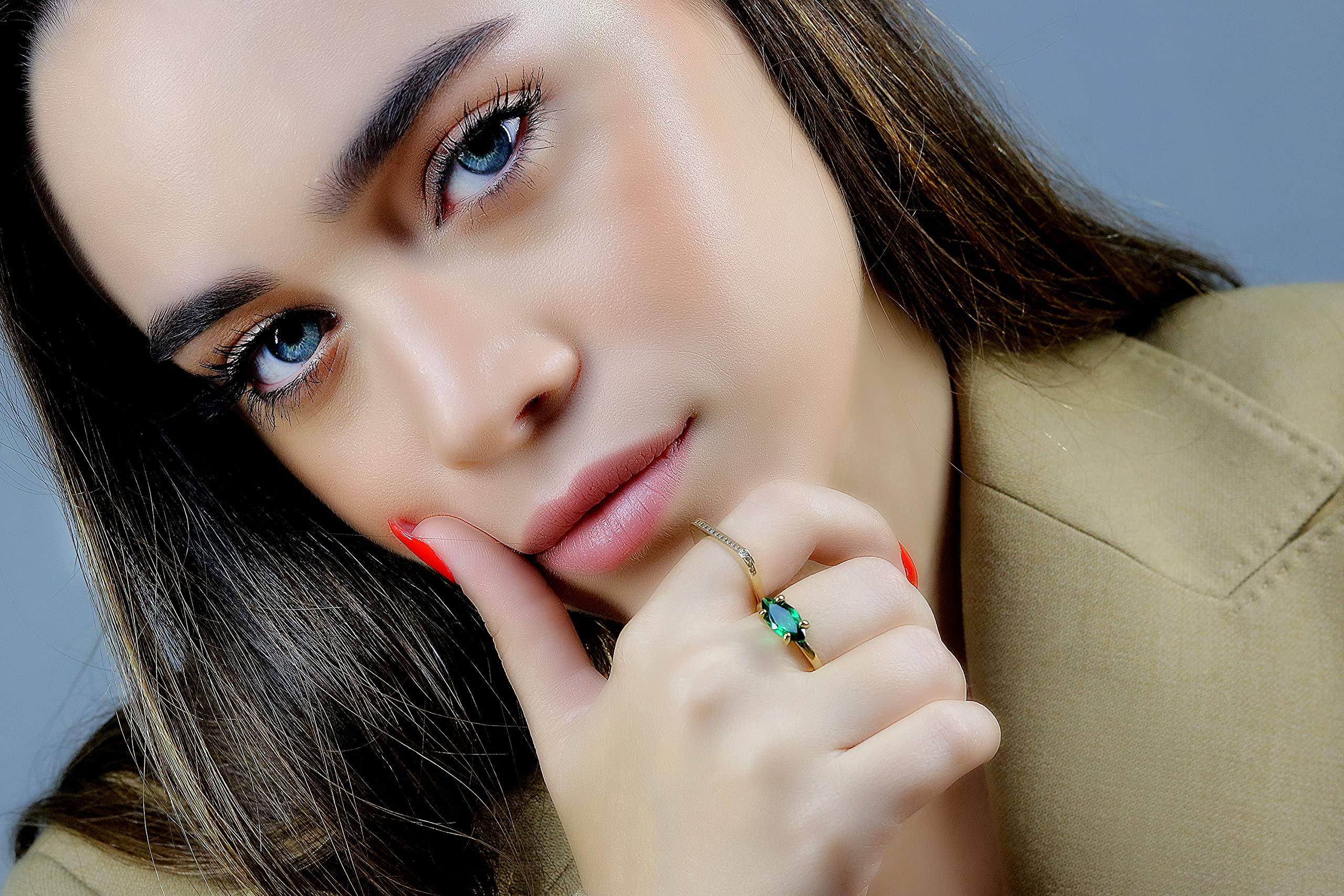 Anillo de Esmeralda en Juego Horizontal - Anillos de Marquesa con Estilo para Mujeres, Anillos para el Día a Día, Anillos de Piedras Preciosas - Joyas Personalizadas de Moda para Compromiso