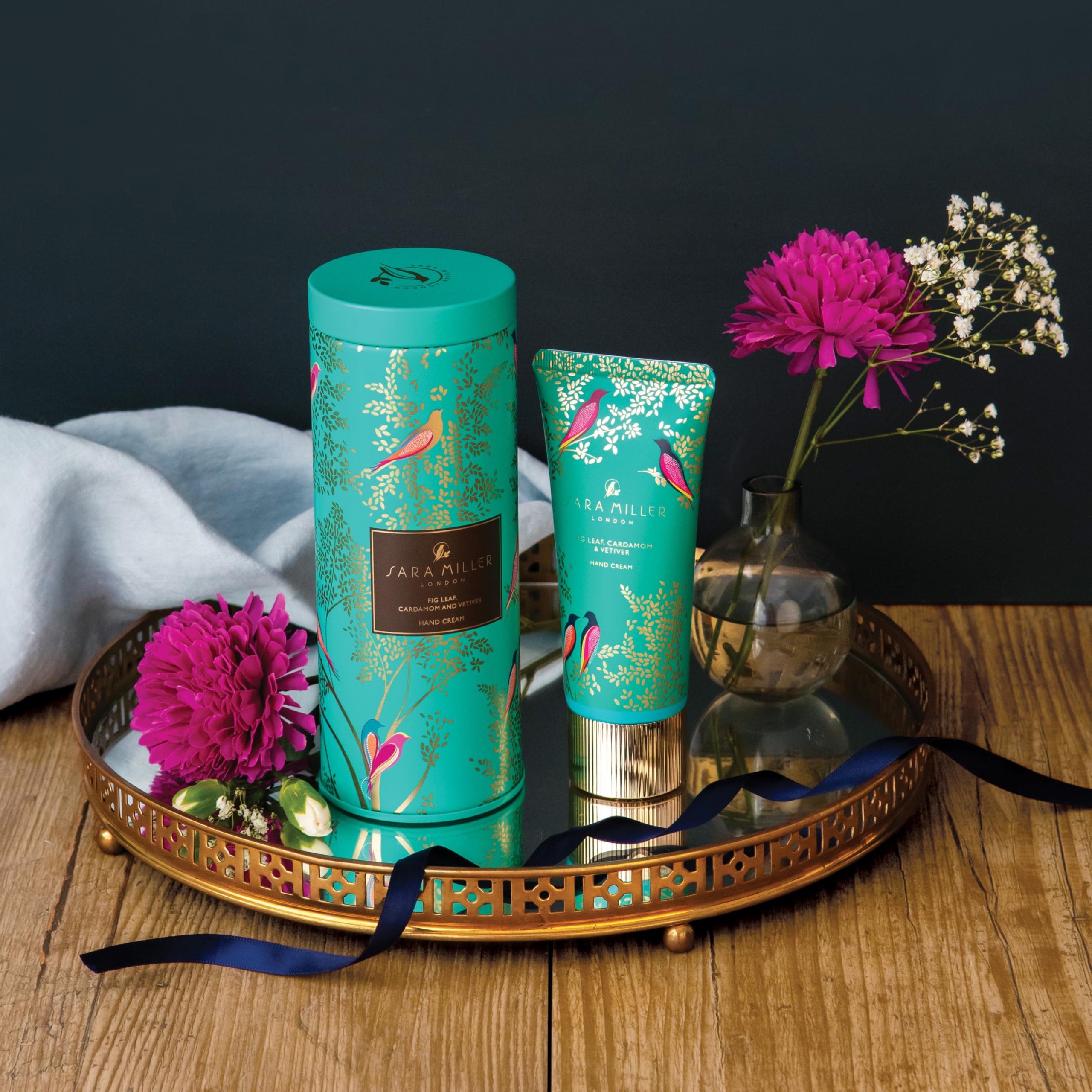 Sara Miller London Hand Cream 100ml in Tin, Shea Butter, Scented with Fig Leaf and Cardamom - Image 4