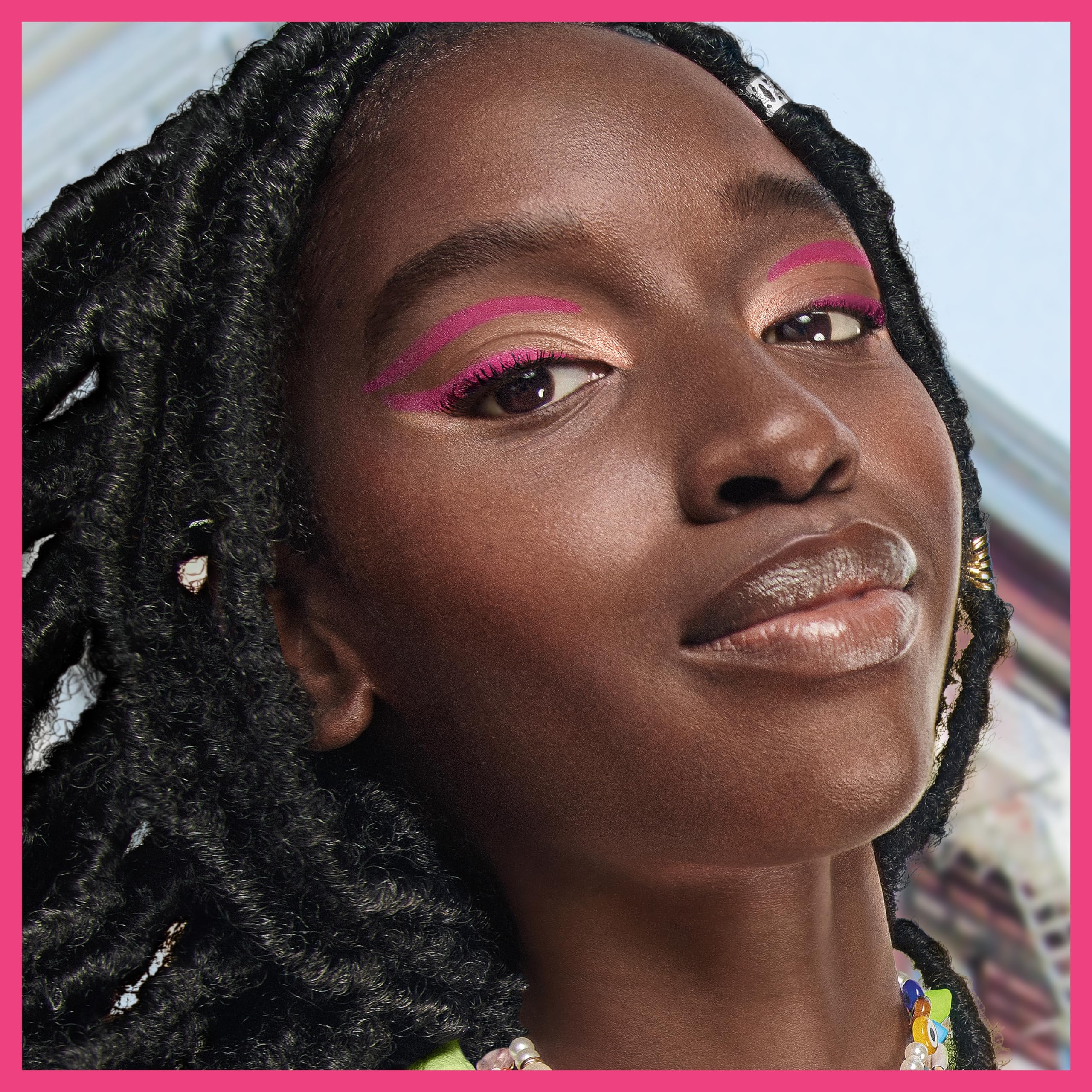 Maybelline New York Eyeshadow Pen, All-in-One Eyeliner, Primer and Eyeshadow Pen, Long-Lasting and Creamy Colour, Colour Tattoo Eye Stix, Colour: I Am Shining - Image 4