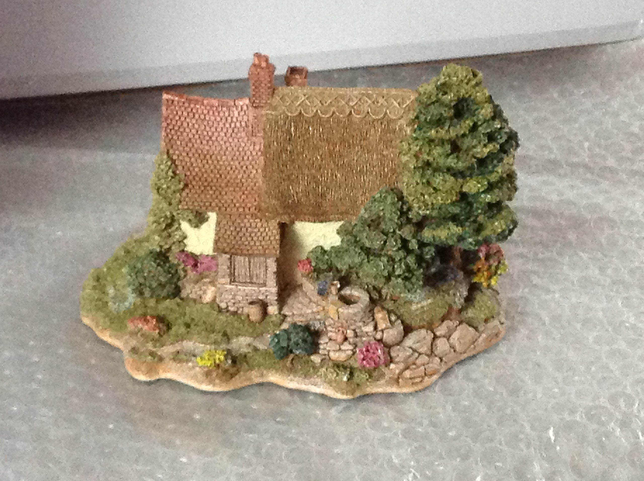 Amazon.co.jp: Lilliput Lane Summer Days : ホーム＆キッチン