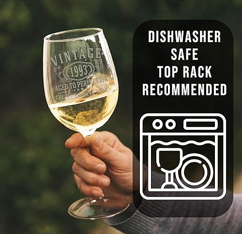 Miniatura 320 de Spotted Dog Company Copa de vino grabada vintage de 16 onzas con tallo de 16 onzas – Regalos de cumpleaños 82 para mujeres – Saludos a 82 años