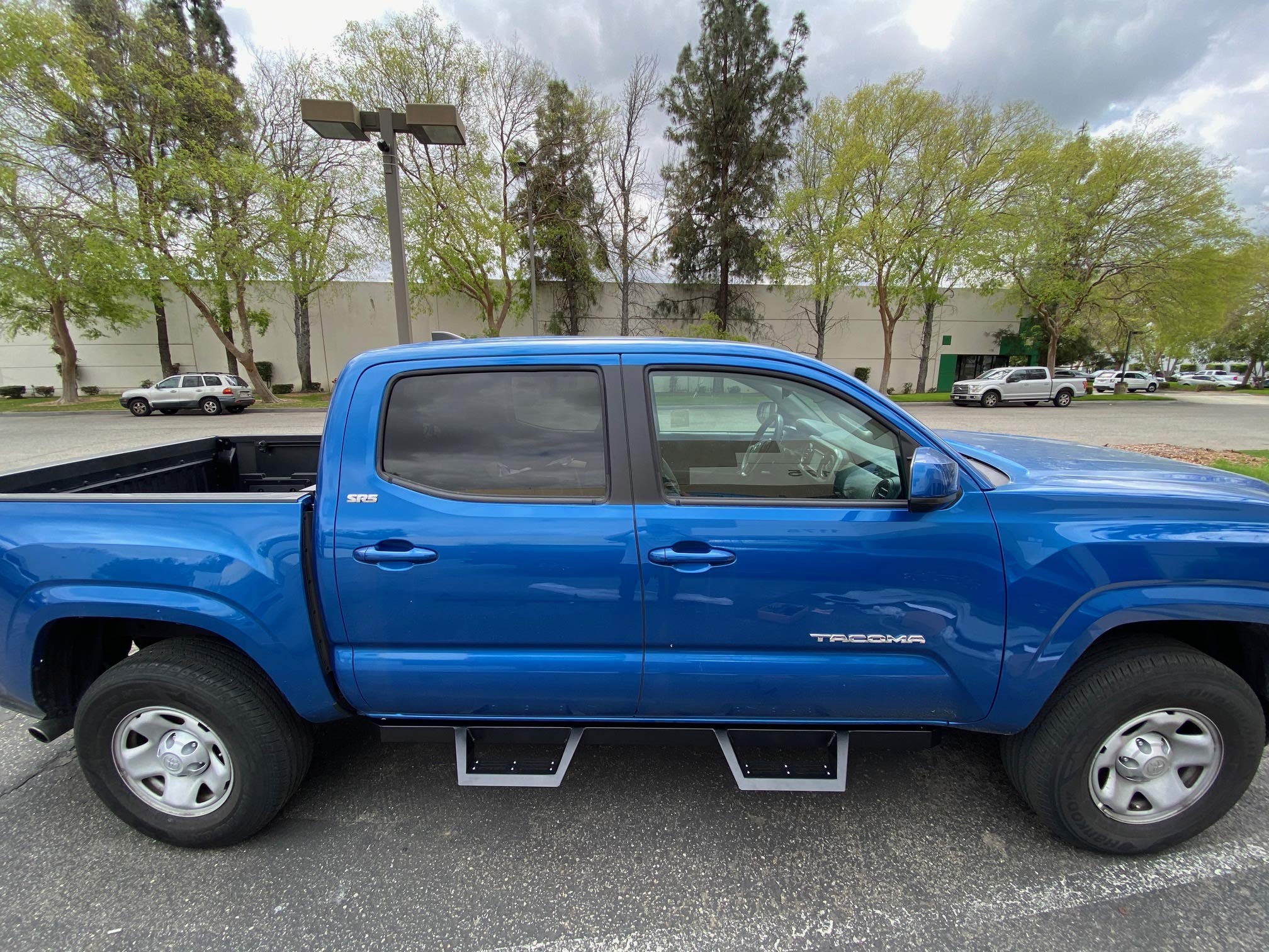 Compatible with Triangle Side Step 2005-2022 Toyota Tacoma Double Cab 4 Doors