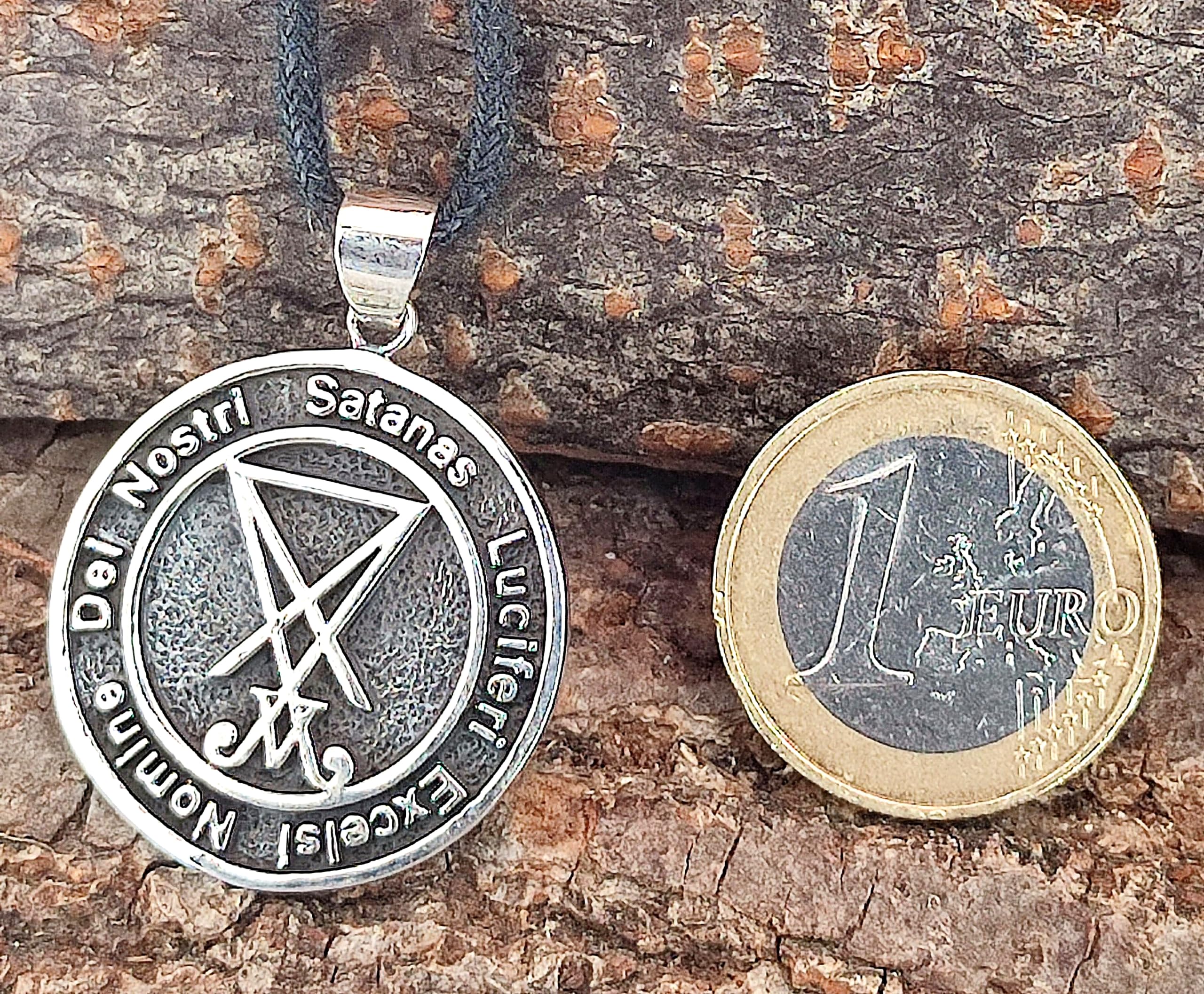 Kiss of Leather - Ciondolo in argento 925 con sigillo del Luatello, n. 57