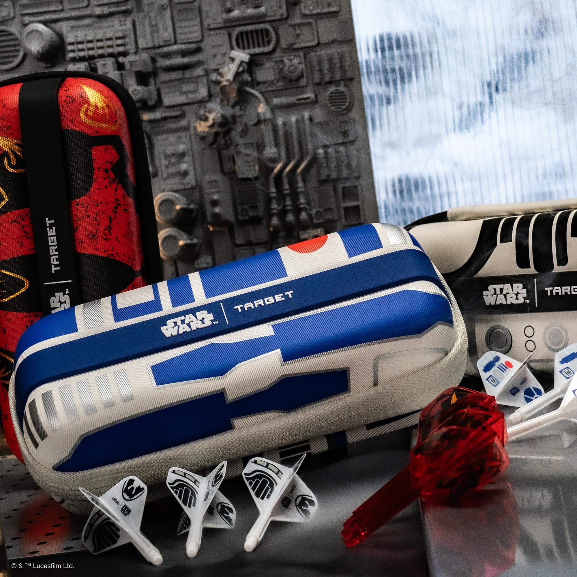 Target Darts Star Wars Darth Maul BOA Portefeuille | Étui à Fléchettes Haut de Gamme avec Motif Sith, Rangement pour Pointes Swiss Point, Coque Extérieure Rigide et Compartiment Organisé Accessoires