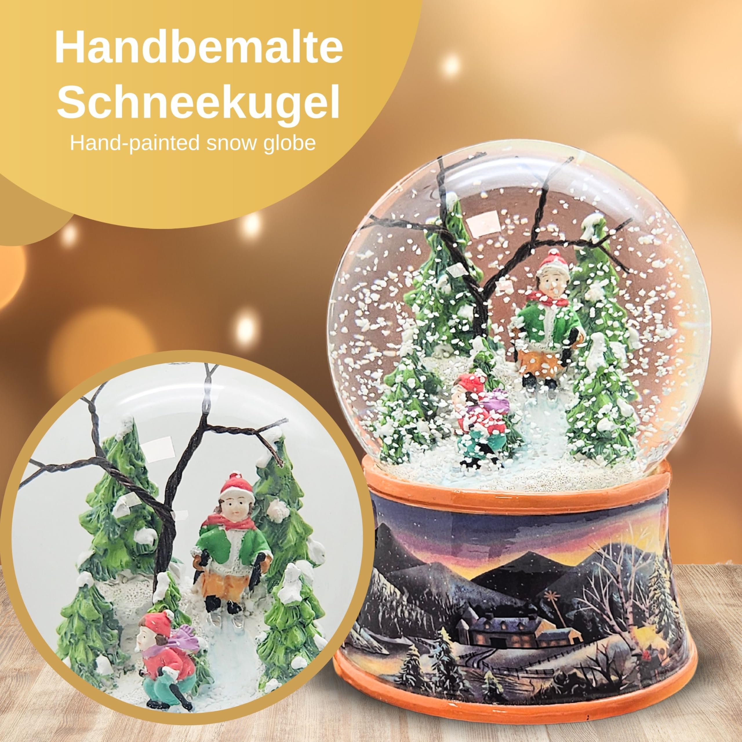 Schneekugel Weihnachten mit Musik | Nostalgische Skifahrer | Sockel Winterlandschaft Ocker| H: 14cm B: 10 cm | Schüttelkugel Wintersport Winter mit Spieluhr | 20275