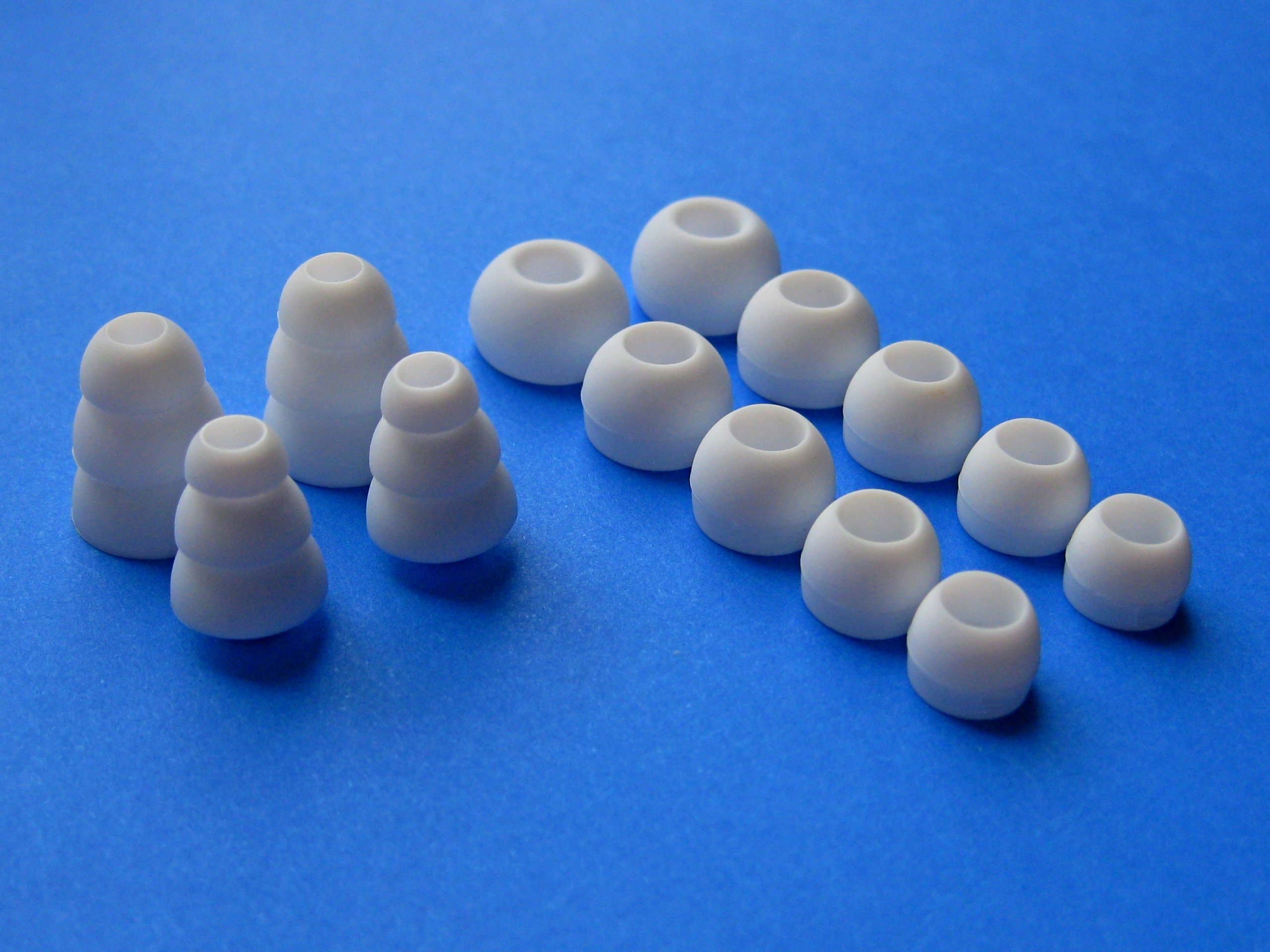 White Replacement Earbuds Eartips Set Compatible with Monster Tour, urBeats 2.0, Heartbeats 2.0, DiddyBeats and Monster Turbine Pro in-Ear Earphones