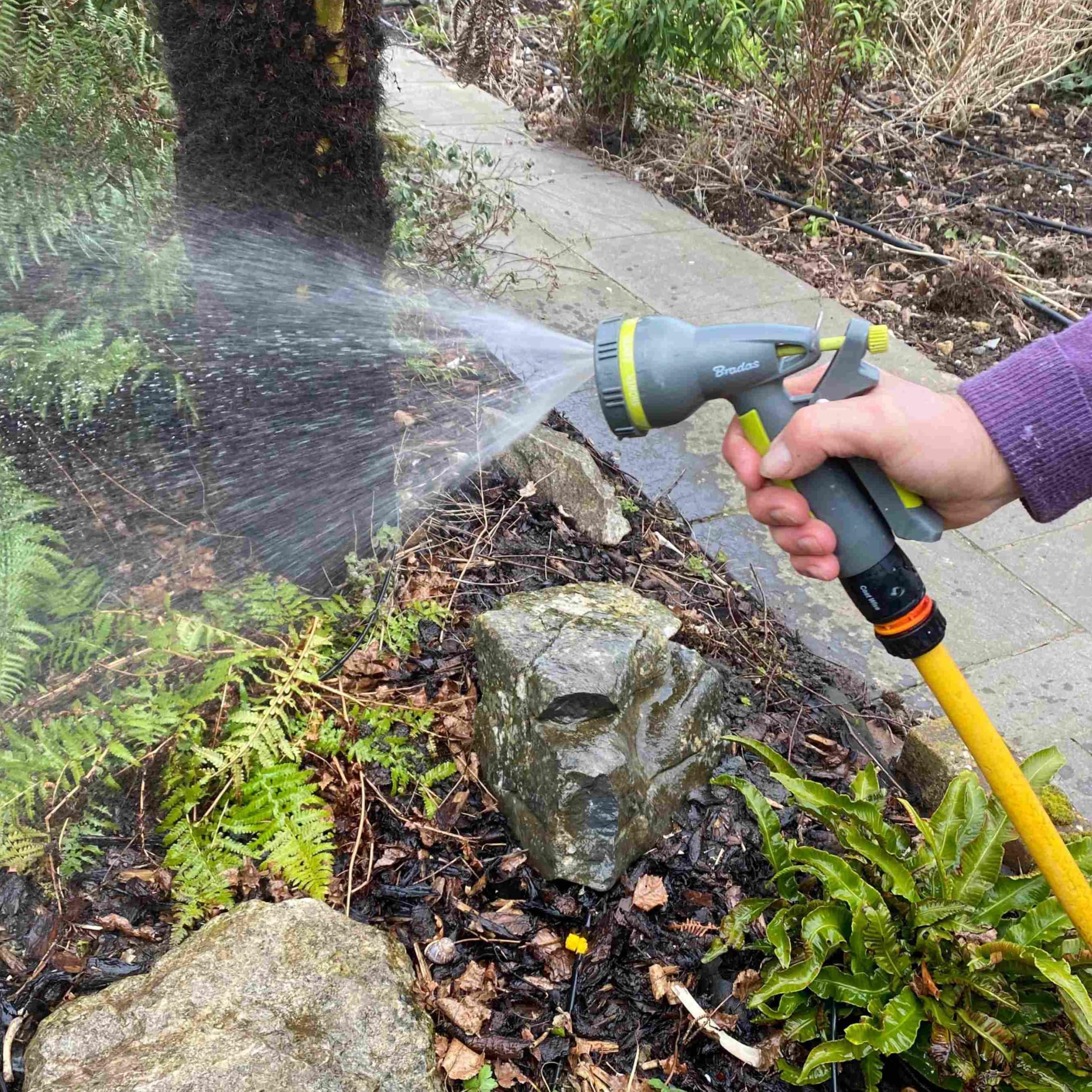 Clothing Estates Lime Multi-Pattern Adjustable Garden Hose Spray Gun With Quick-Connect Adaptor And Trigger Lock