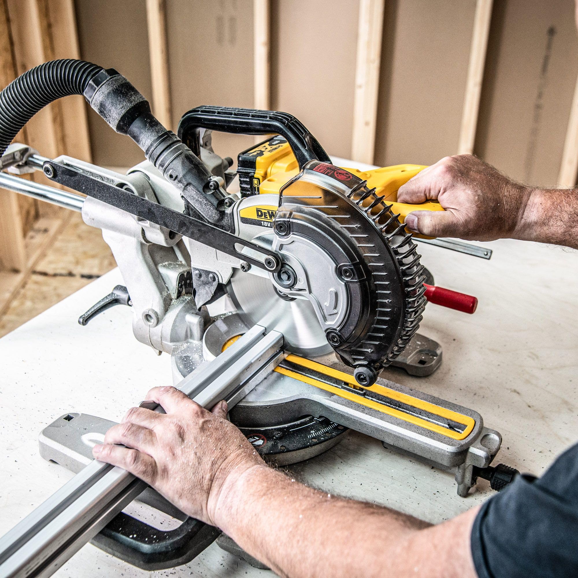 Trend CraftPro Hoja de sierra circular TCT para encimera de aluminio y plástico, 260 mm de diámetro x 96 dientes x 30 mm de diámetro interior, punta de carburo de tungsteno, CSB/AP26096