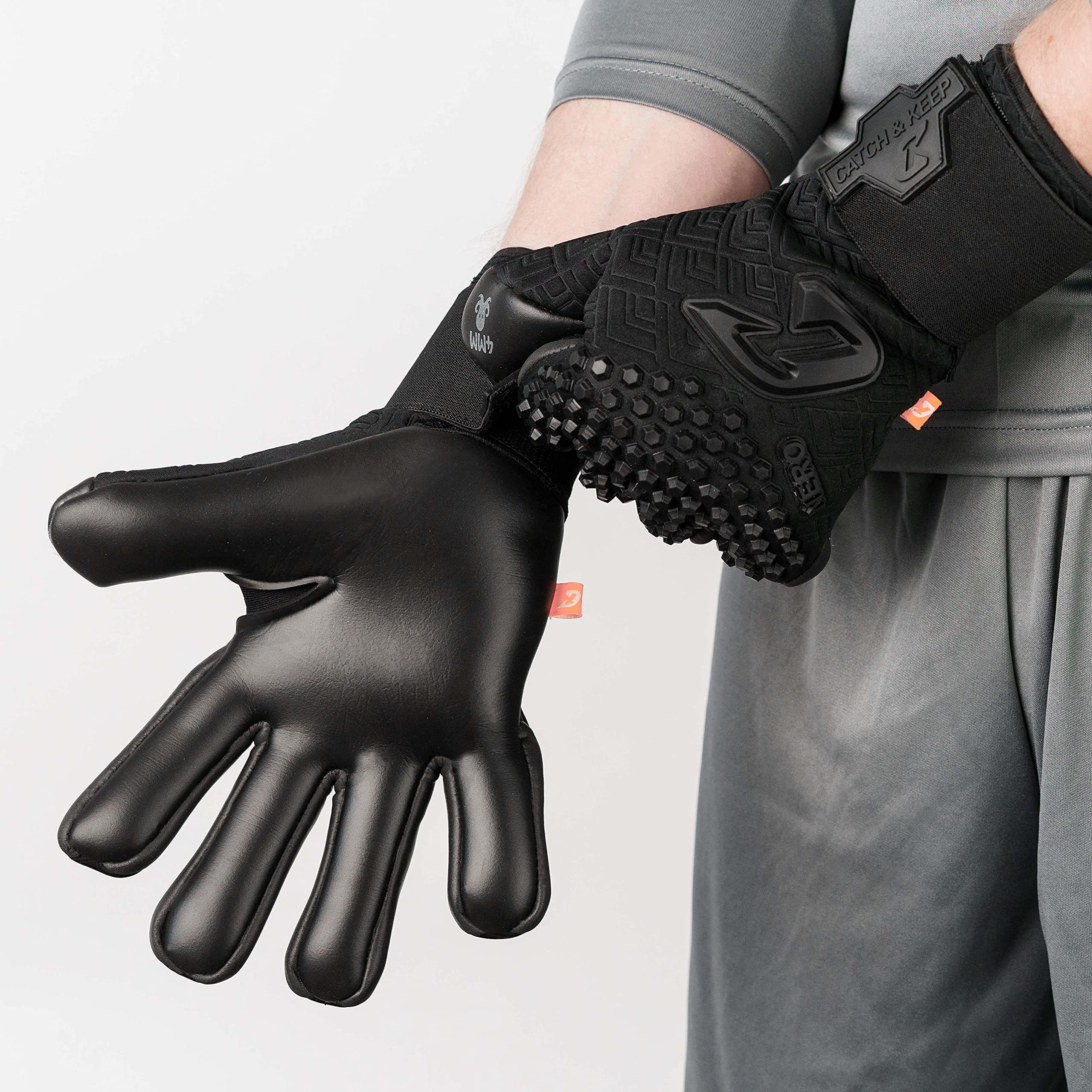 CATCH&KEEP Guanti da portiere professionali per adulti, massima presa, modello premium – guanti da calcio – con la nostra impugnatura Octopus (nero scuro | nero, 6)
