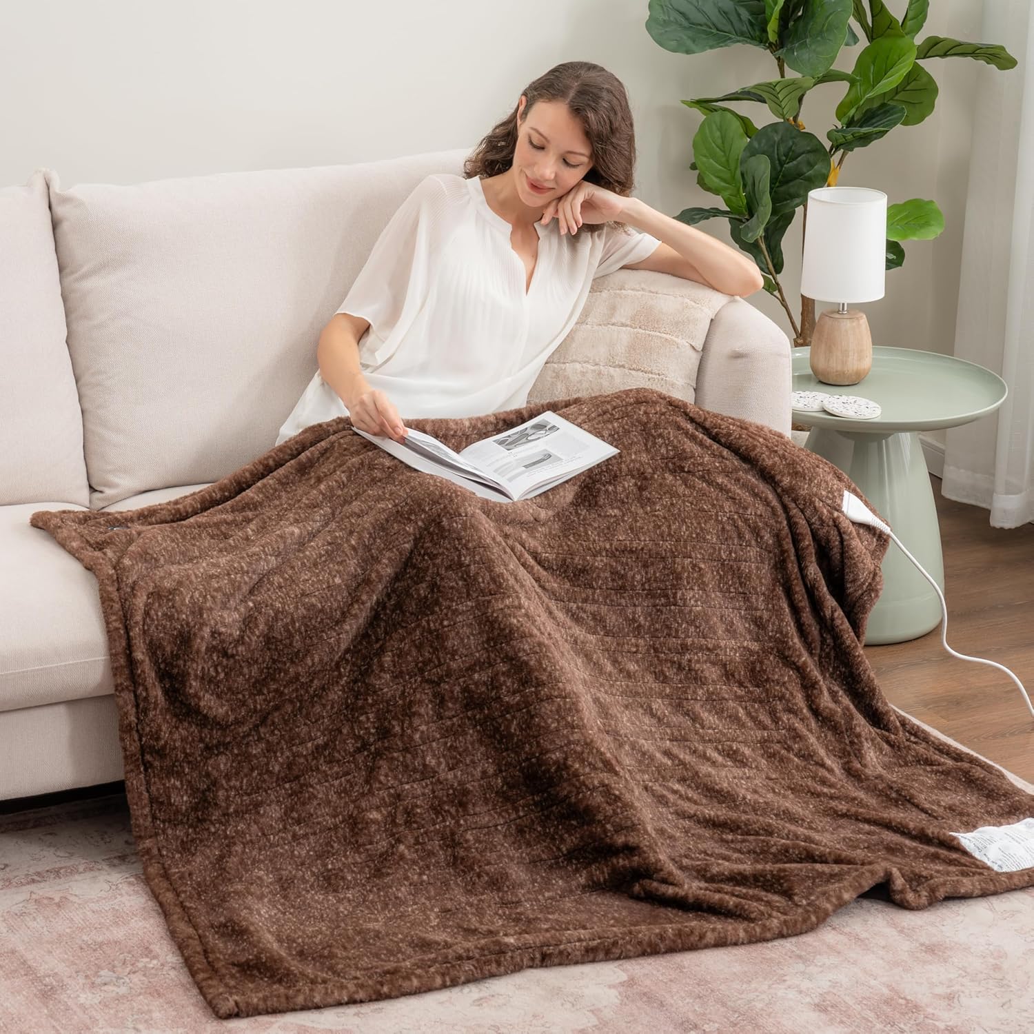 Berkshire Blanket Heated Throw Blanket, Grace Fur to Loftmink Reversible Electric Throw with 4 Heat Levels, Fast Heating Printed Throw for Couch and Bed, Auto Shut-Off Feature (50"x60") - Image 4