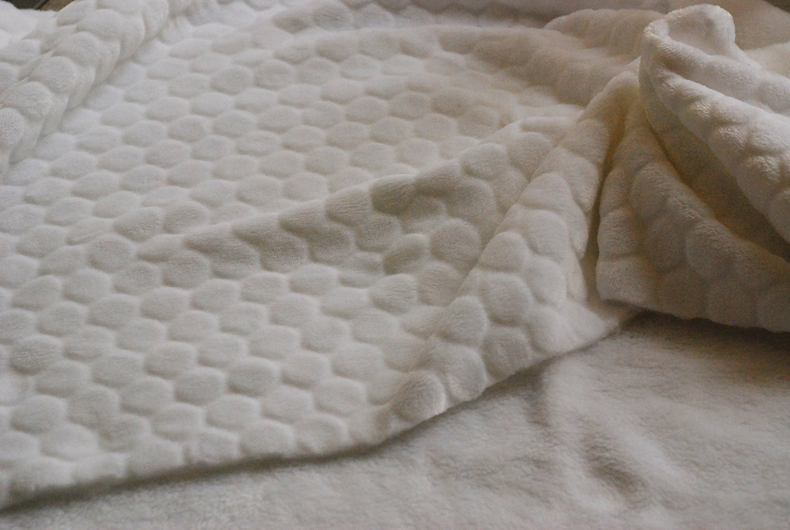 Tissu polaire d'abeille blanc Supersoft DOUCEUR Câlin de 5M pour couture