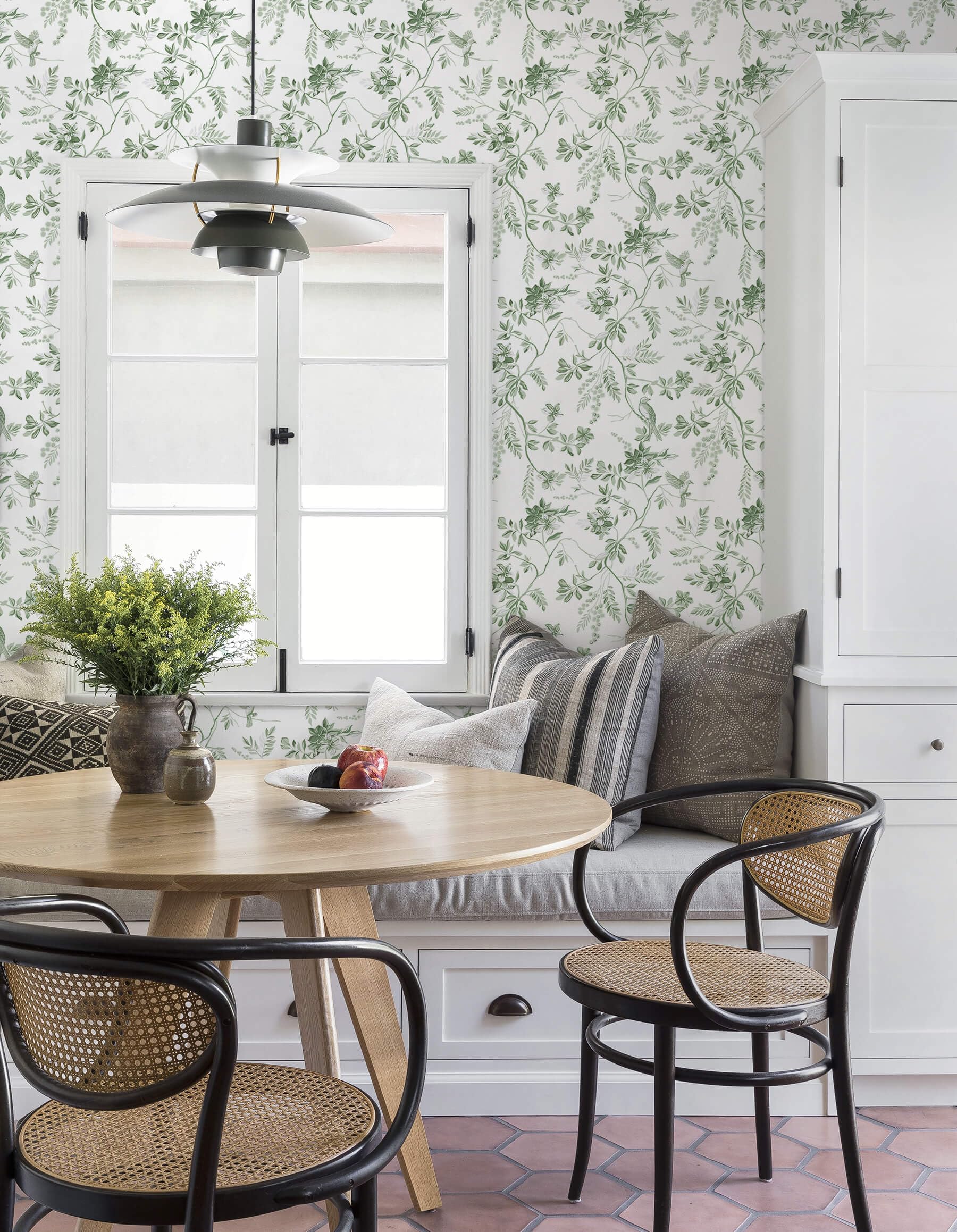 Condition photo showing New/Like New for dimoon 17.3''x197'' botanical peel and stick wallpaper green floral modern contact paper white bird wallpaper removable renter friendly waterproof embossed kitchen bedroom bathroom vinyl roll