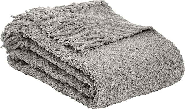 Amazon Basics Knitted Fringed Throw Blanket - Light Grey, 130 x 150 cm