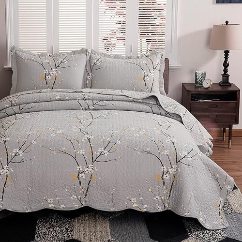 Bedsure Juego de edredón floral de 100% algodón tamaño King, juego de ropa de cama reversible, 3 piezas de flores de ciruelo, juego de colcha