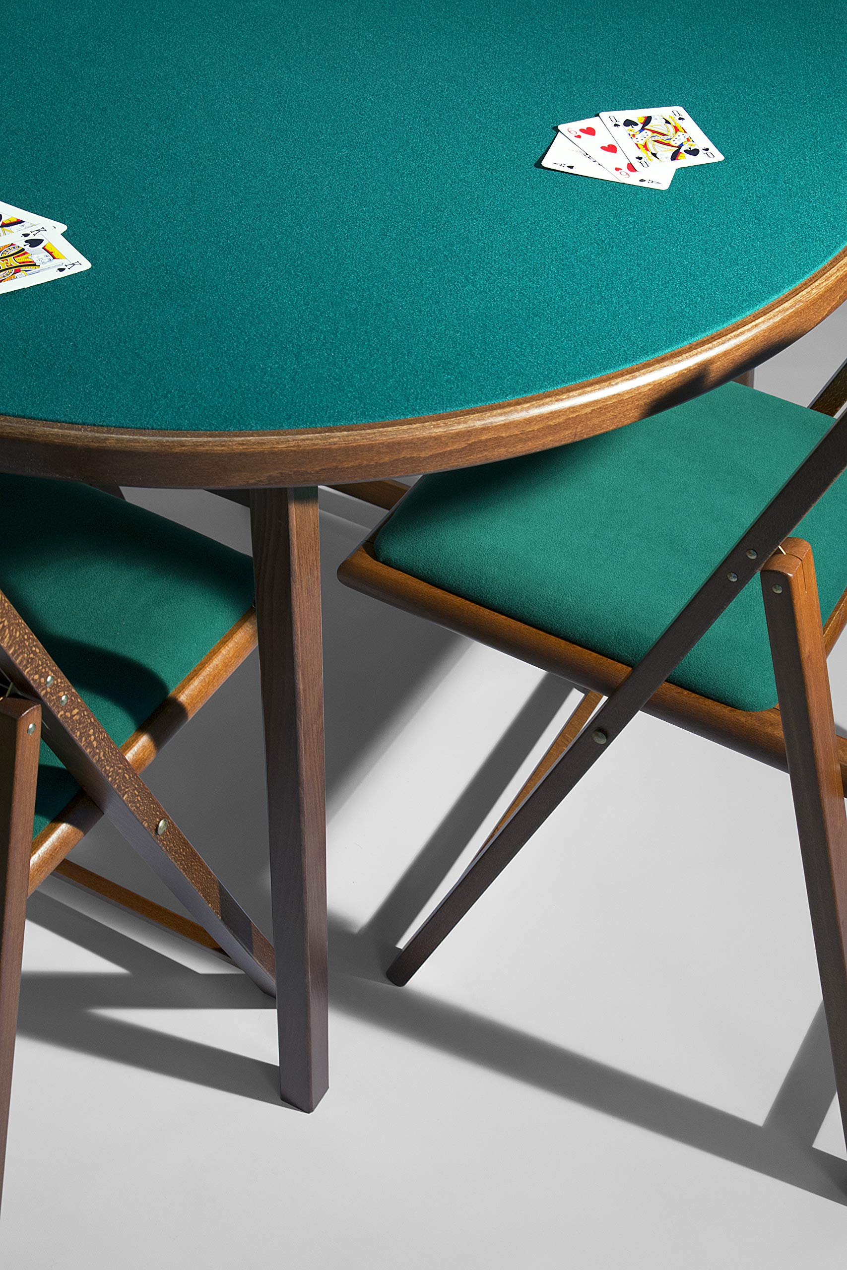 Karn, Moon Spieltisch, zusammenklappbar, Walnuss lackiert.