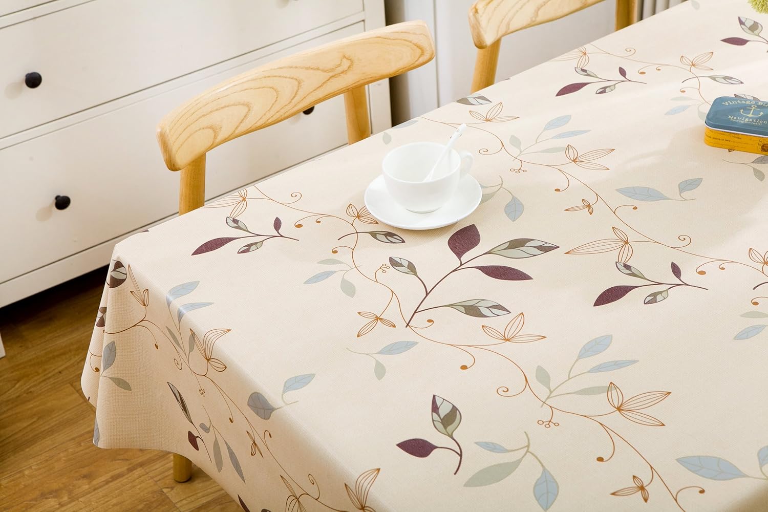 Gеt Sресіаl Prісе LEEVAN Heavy Weight Vinyl Rectangle Table Cover Wipe Clean PVC Tablecloth Oil-Proof/Waterproof Stain-Resistant- 54 x 54 Inch (Autumn Leaves)
