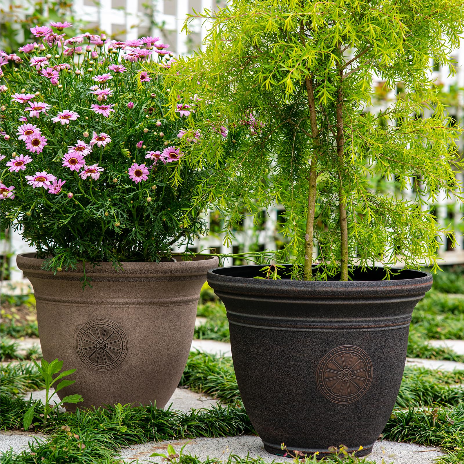 Amazon.com : ZMTECH Plant Pot, 22 inch Plastic Planter with Drainage Hole  and Removable Plug, Flower Pot for Indoor Outdoor Plants for Home Garden  Patio Porch Balcony (Bronze) : Patio, Lawn & Garden