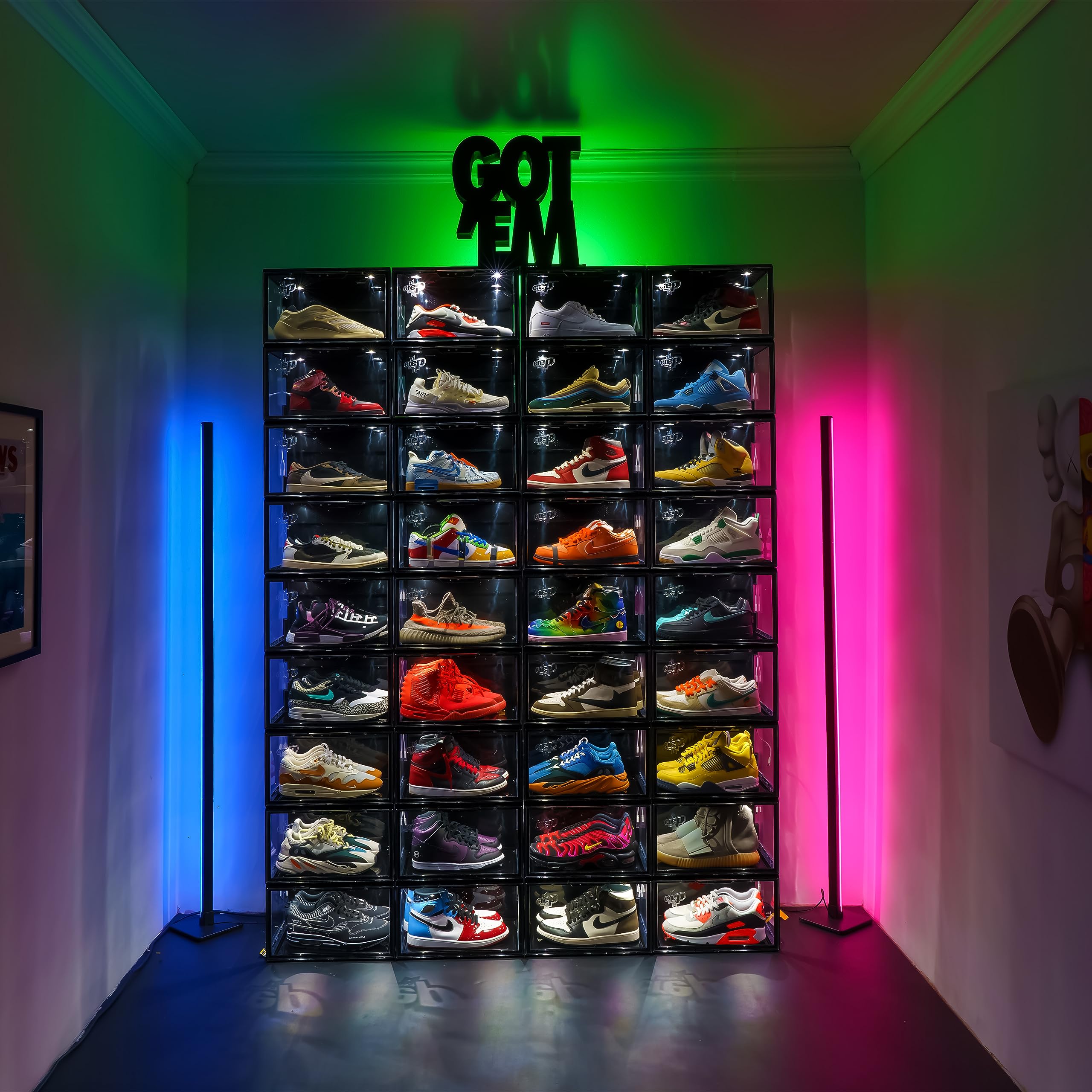 Crep Protect Transparente Schuhbox mit LED - Crates 3.0 Stapelbare Sneaker Aufbewahrungsbox mit Magnetischer Frontklappe, Schuh Organizer & Display Box, UV-Schutz, Für High-Tops bis EU 47
